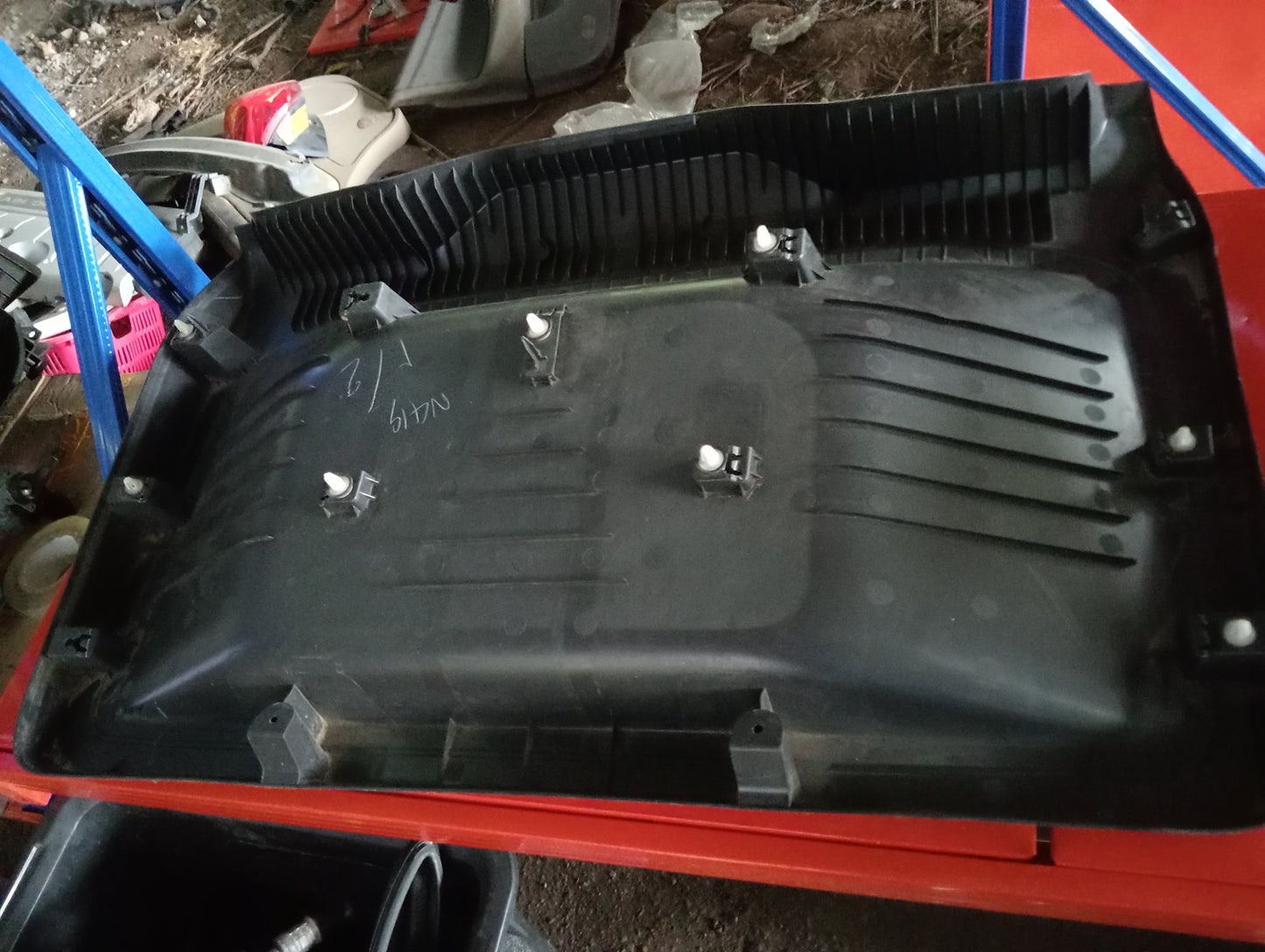 Mitsubishi | Cedia | Trunk Panel Cover