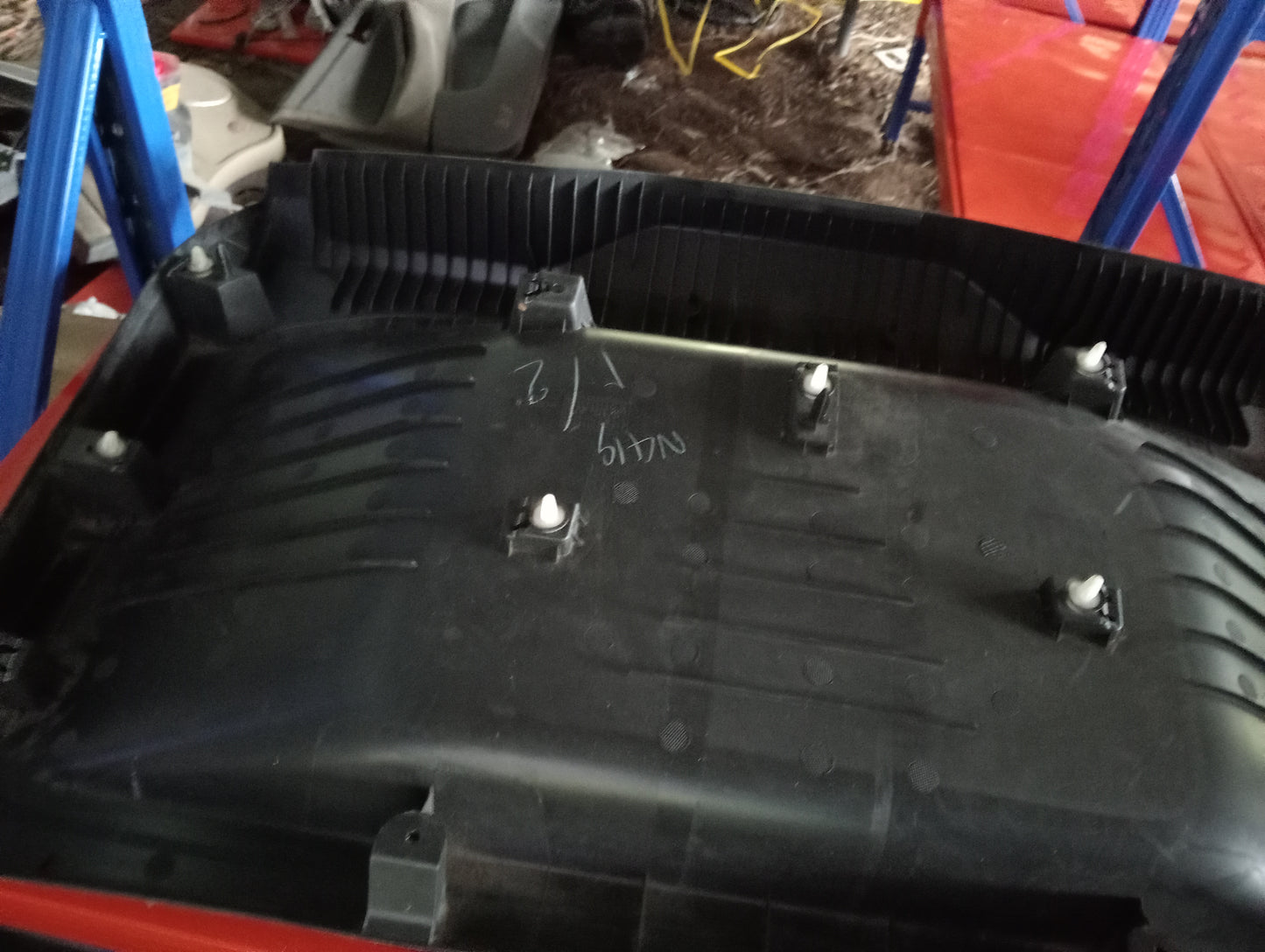 Mitsubishi | Cedia | Trunk Panel Cover