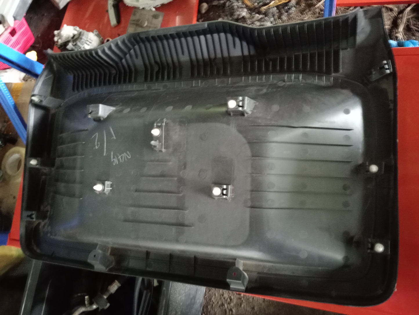 Mitsubishi | Cedia | Trunk Panel Cover