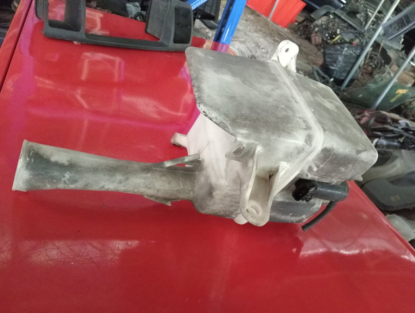 Toyota | Altis | 2005 | Washer Tank With Motor (No Cap)