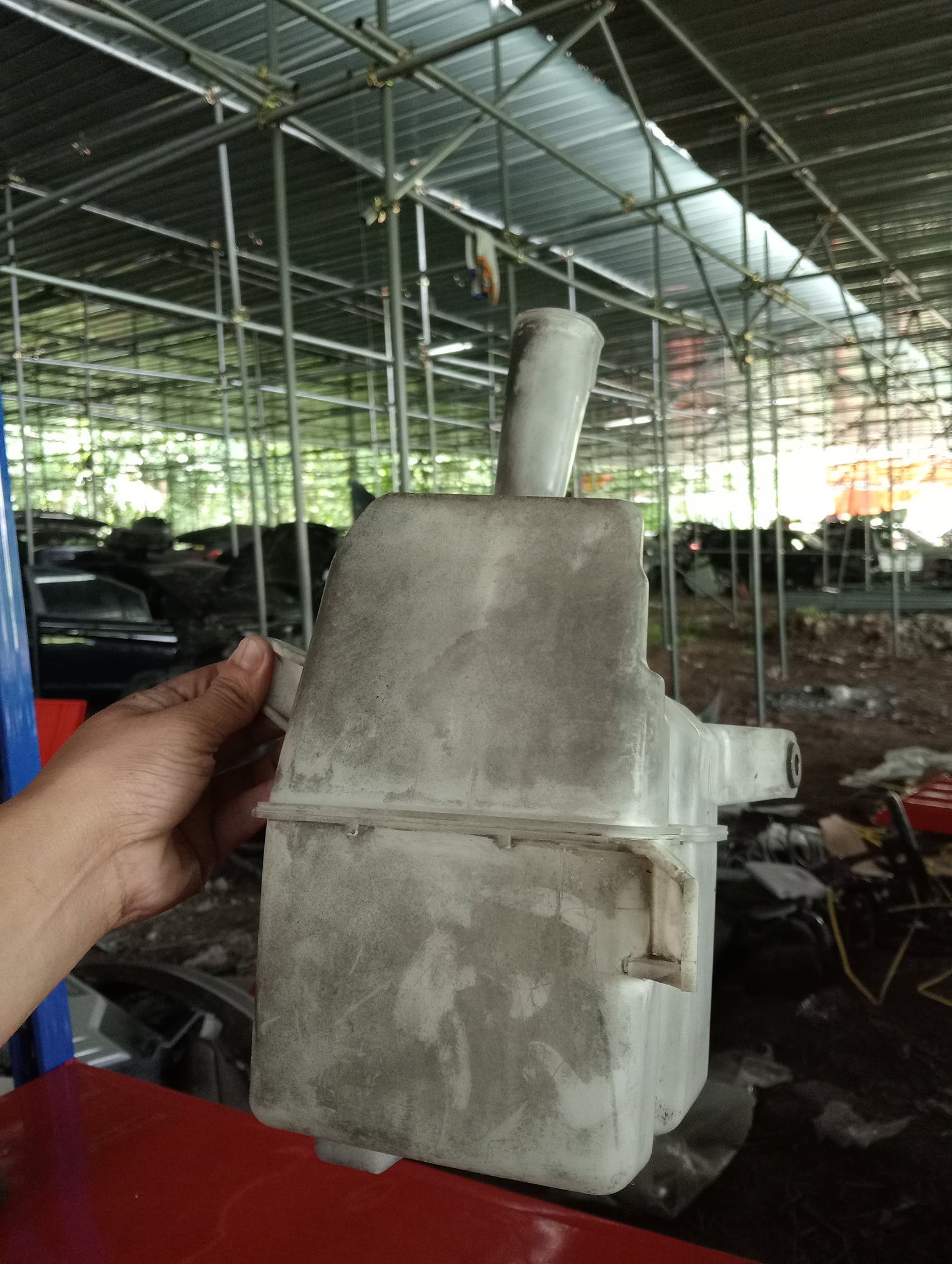 Toyota | Altis | 2005 | Washer Tank With Motor (No Cap)