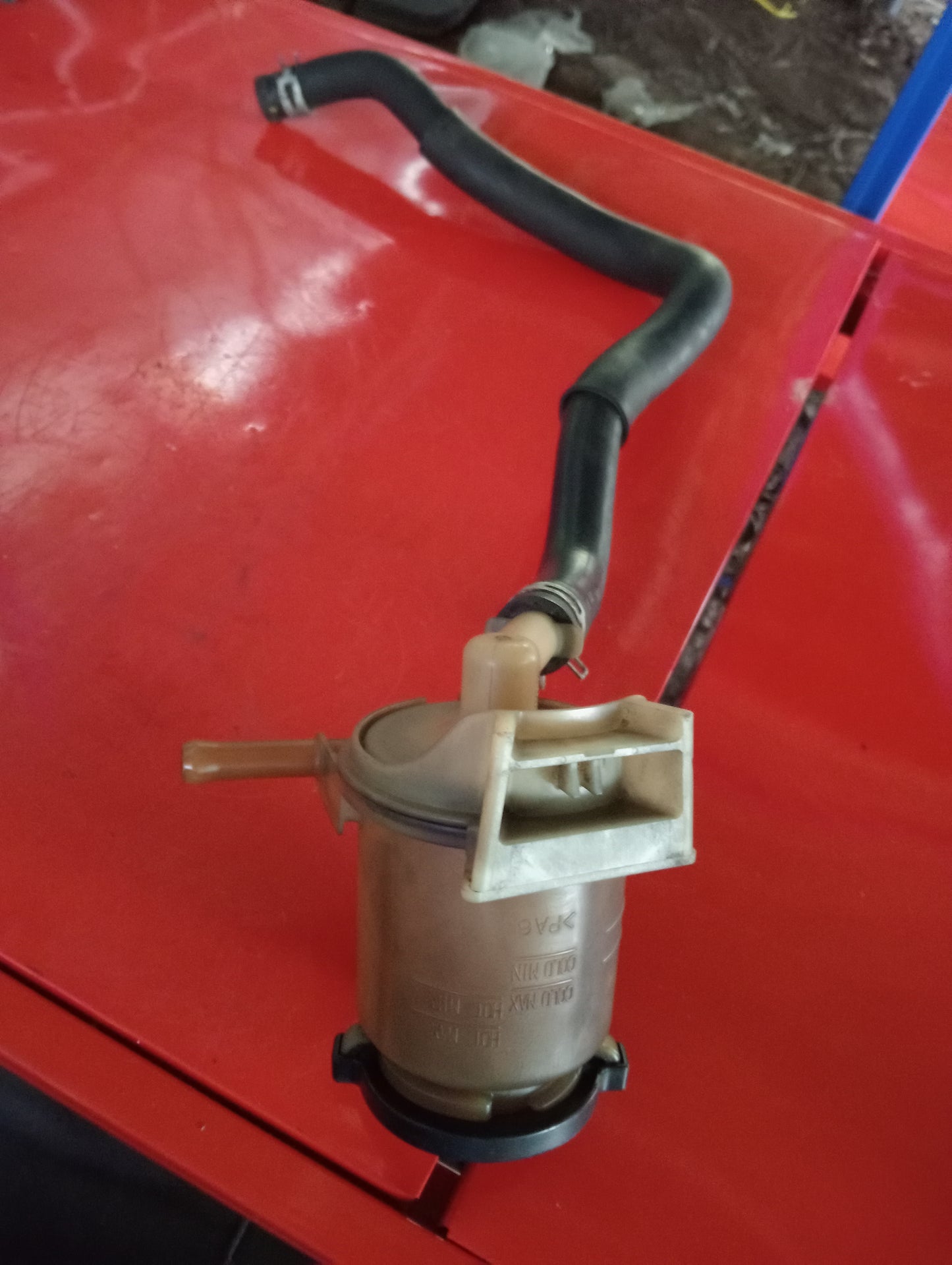 Toyota | Altis | 2005 | Fluid Tank With Hose