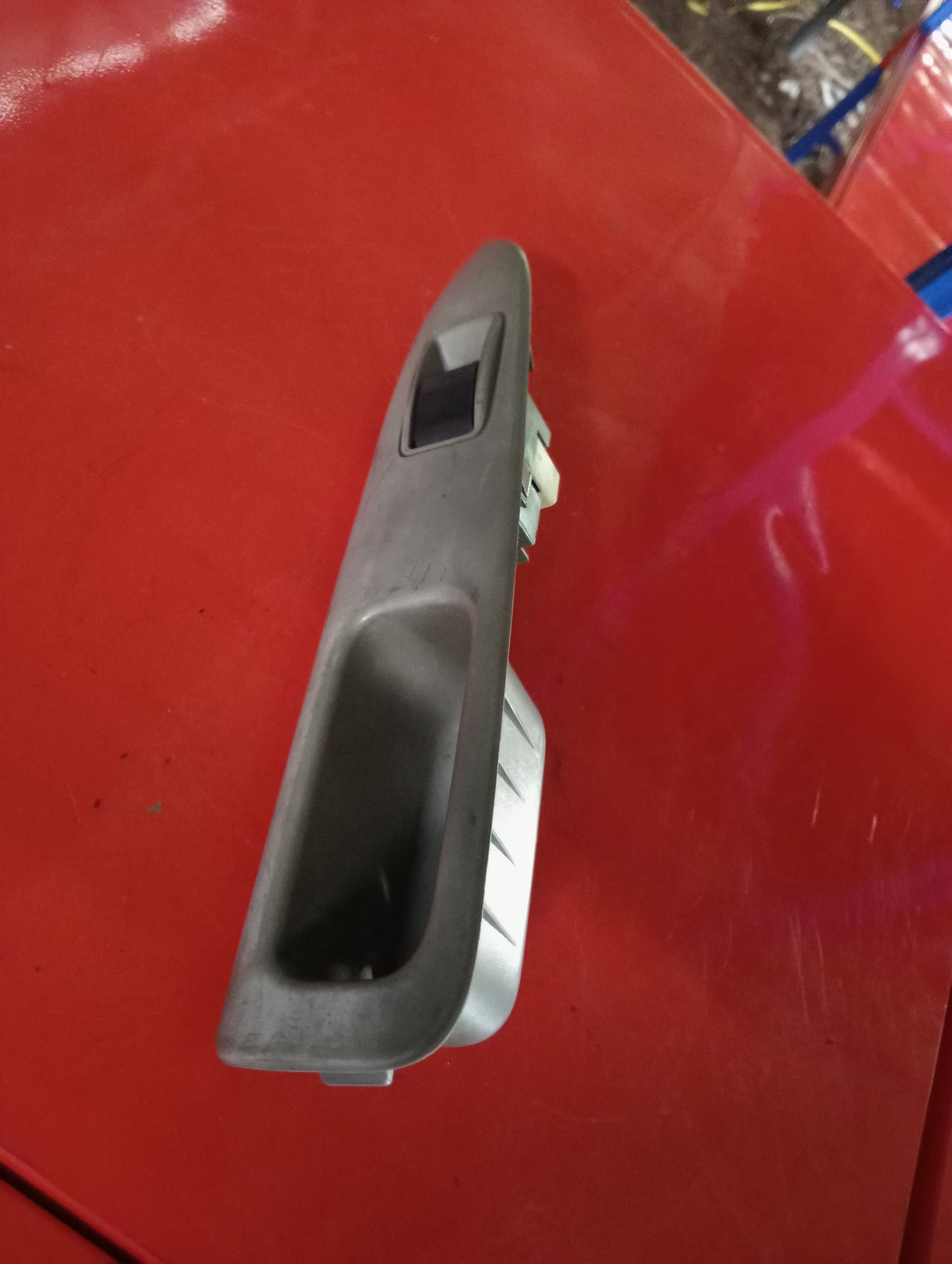 Toyota | Altis | 2005 | Window Switch With Cover Front Passenger Side