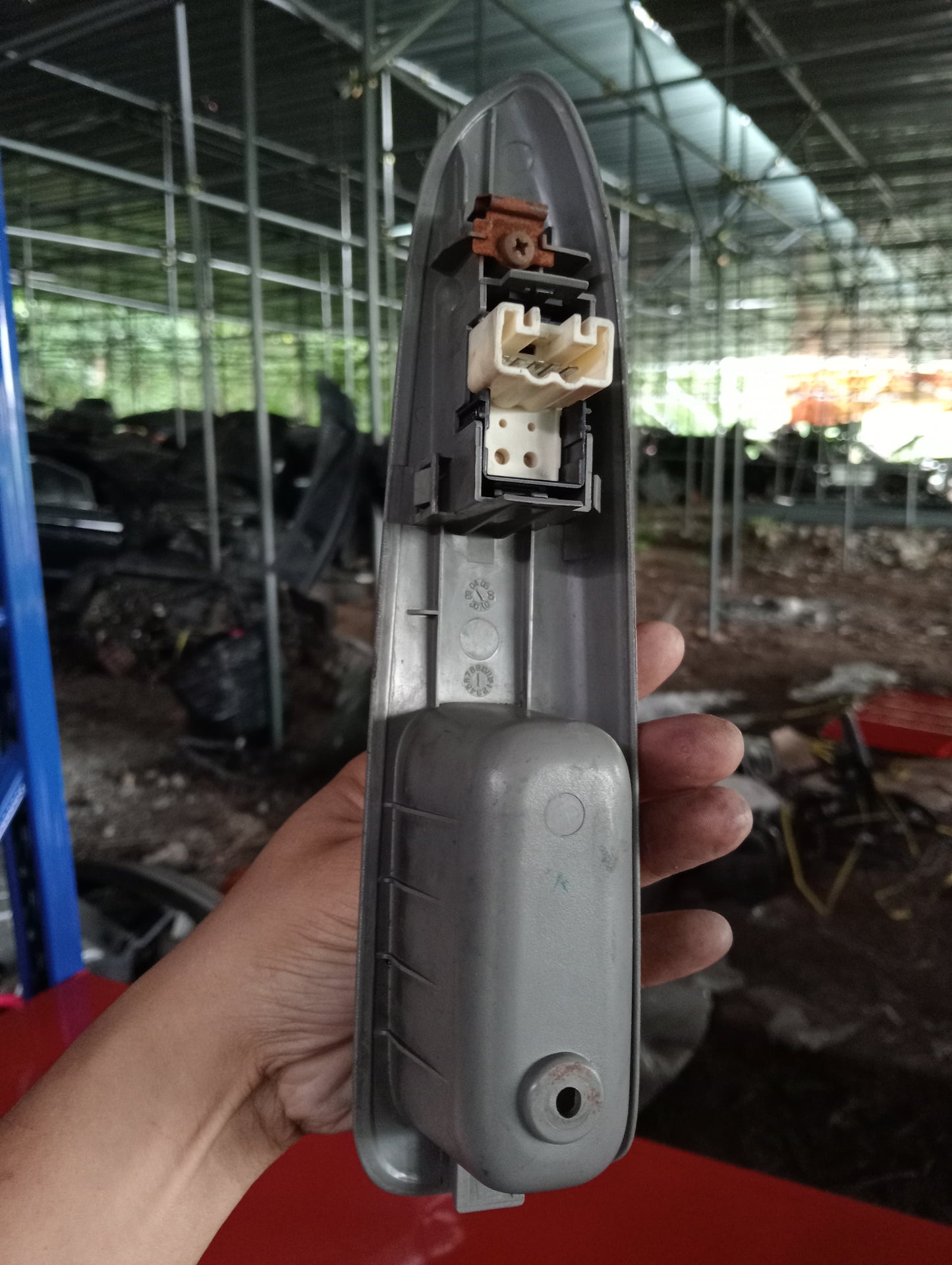Toyota | Altis | 2005 | Window Switch With Cover Front Passenger Side
