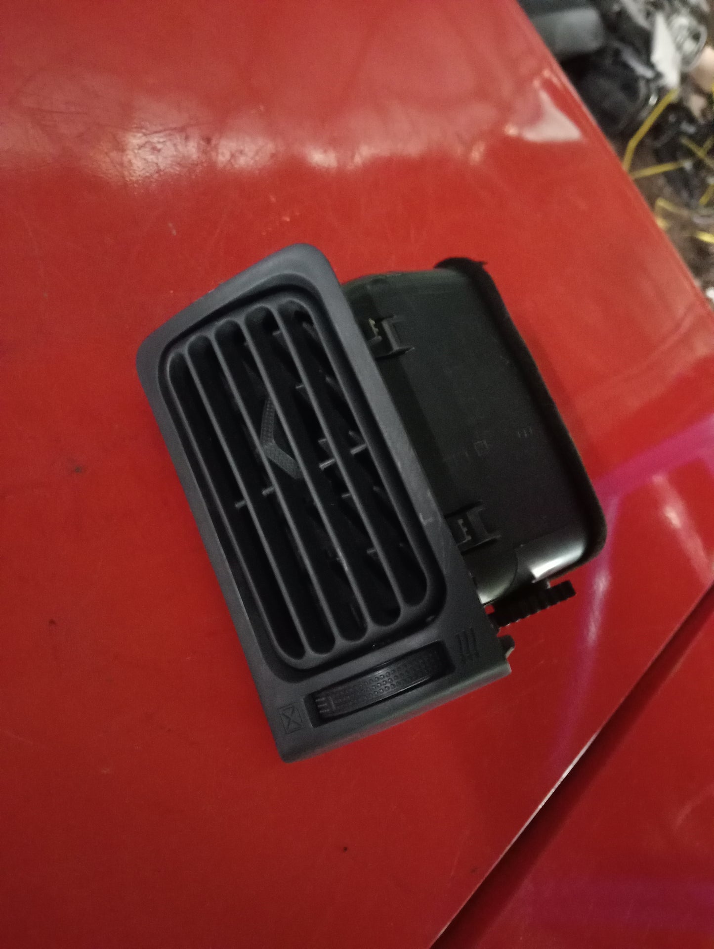 Toyota | Altis | 2005 | Passenger Side Aircon Vent