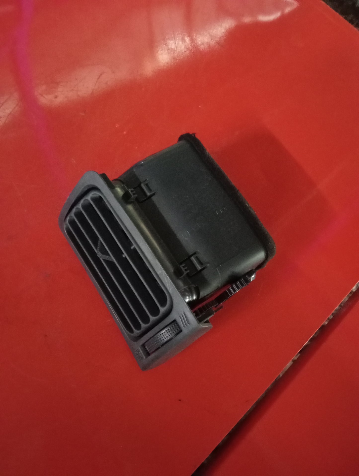 Toyota | Altis | 2005 | Passenger Side Aircon Vent