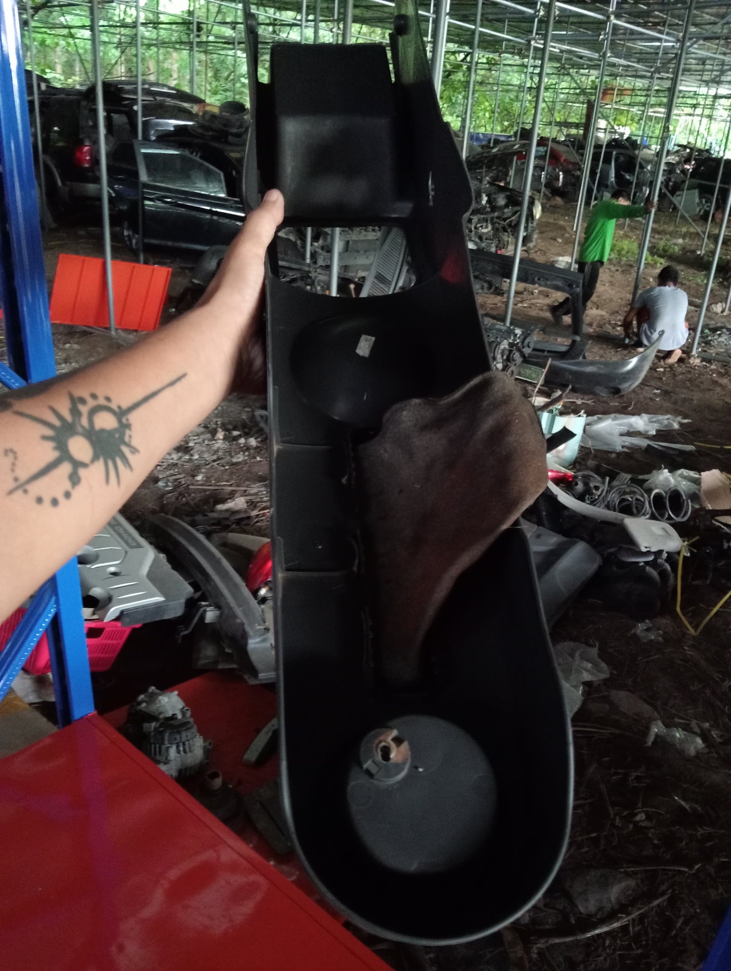 Chevrolet | Aveo | Center Console Frame