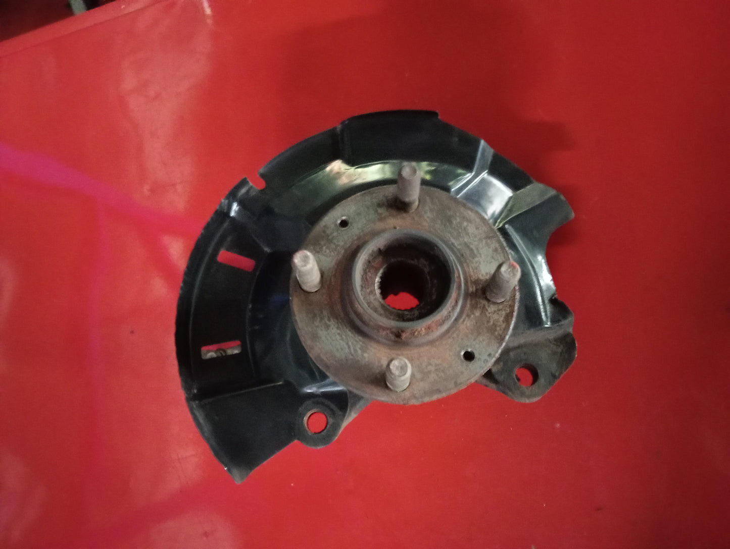 Hyundai Accent | CRDI | Spindle With Hub Driver Side