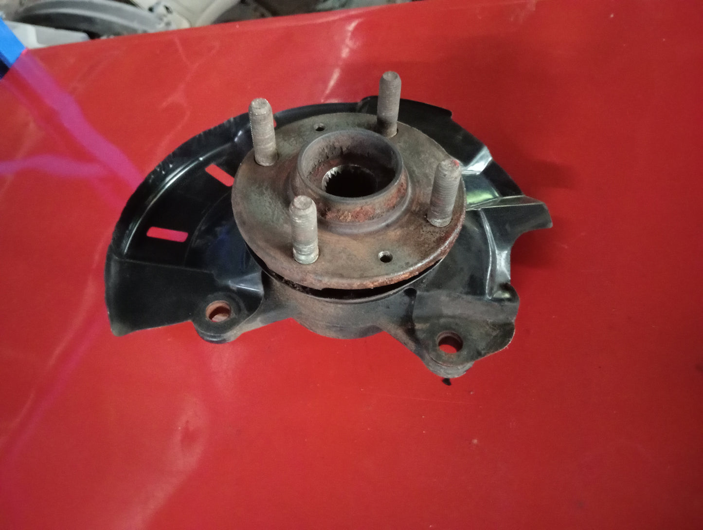 Hyundai Accent | CRDI | Spindle With Hub Driver Side