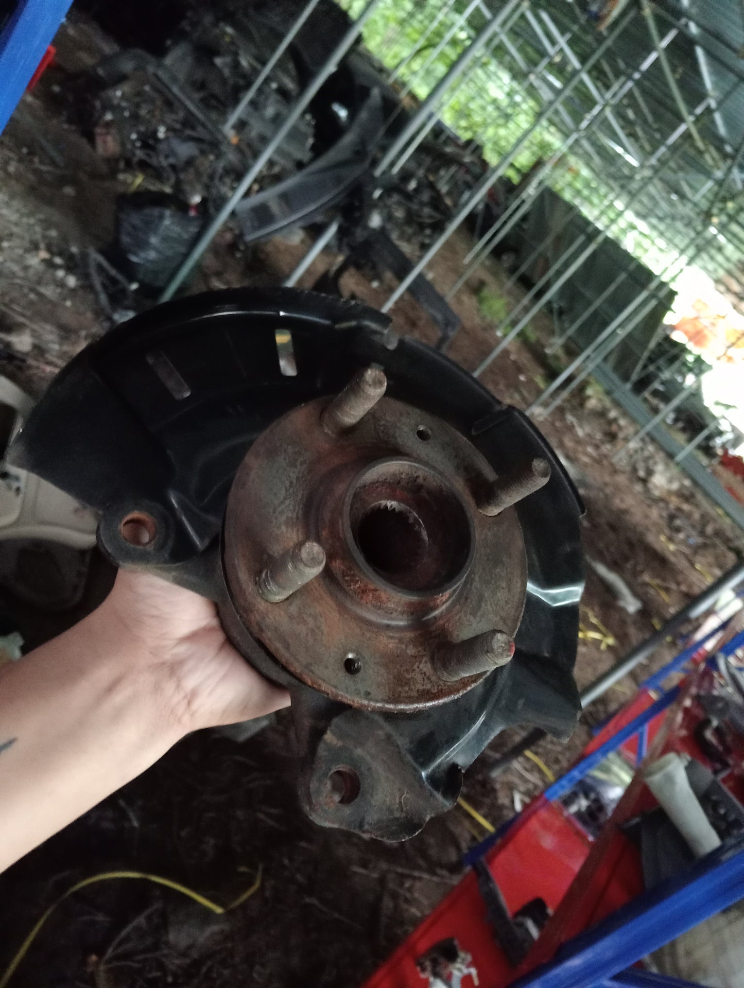 Hyundai Accent | CRDI | Spindle With Hub Driver Side