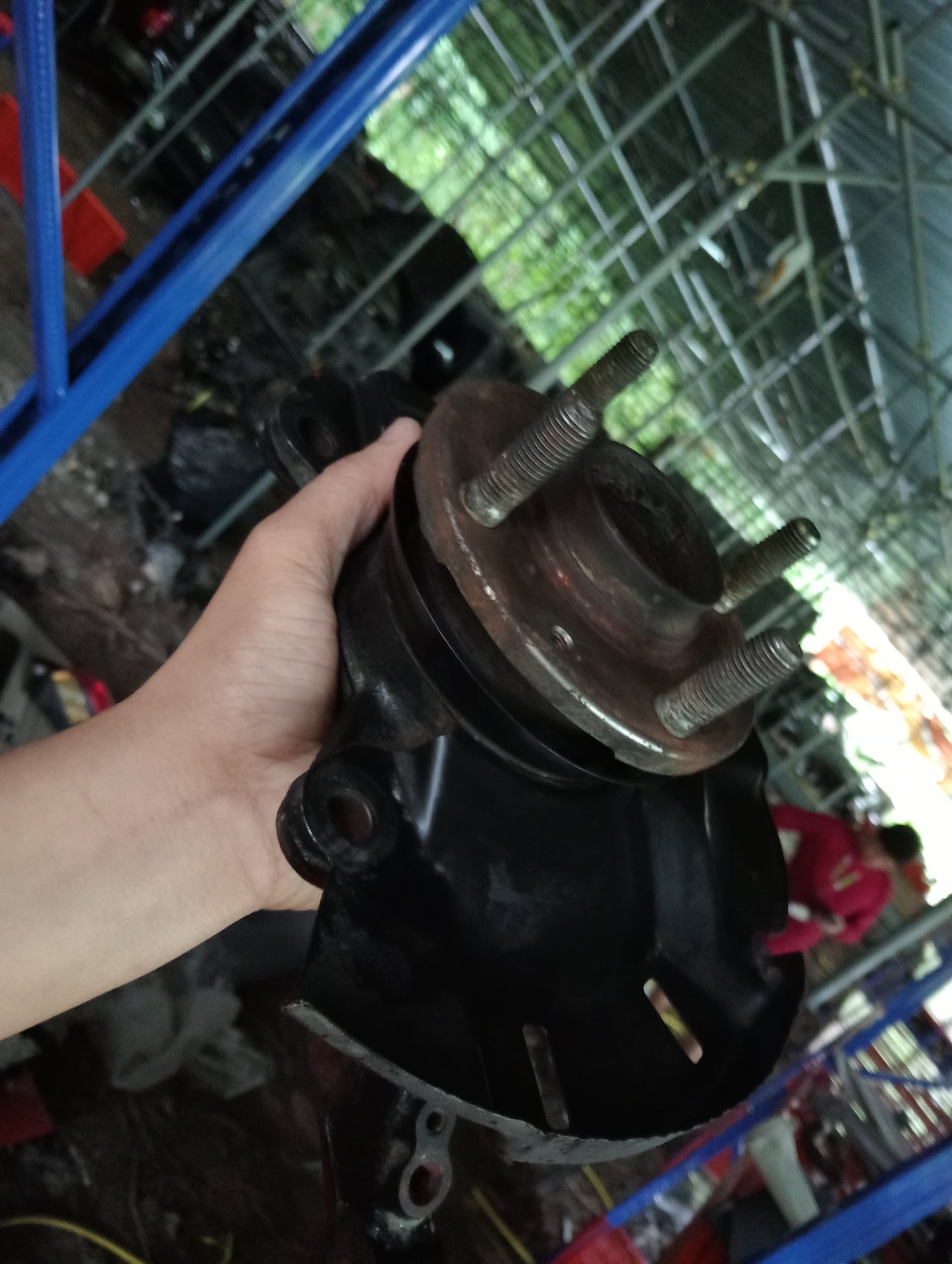 Hyundai Accent | CRDI | Spindle With Hub Passenger Side