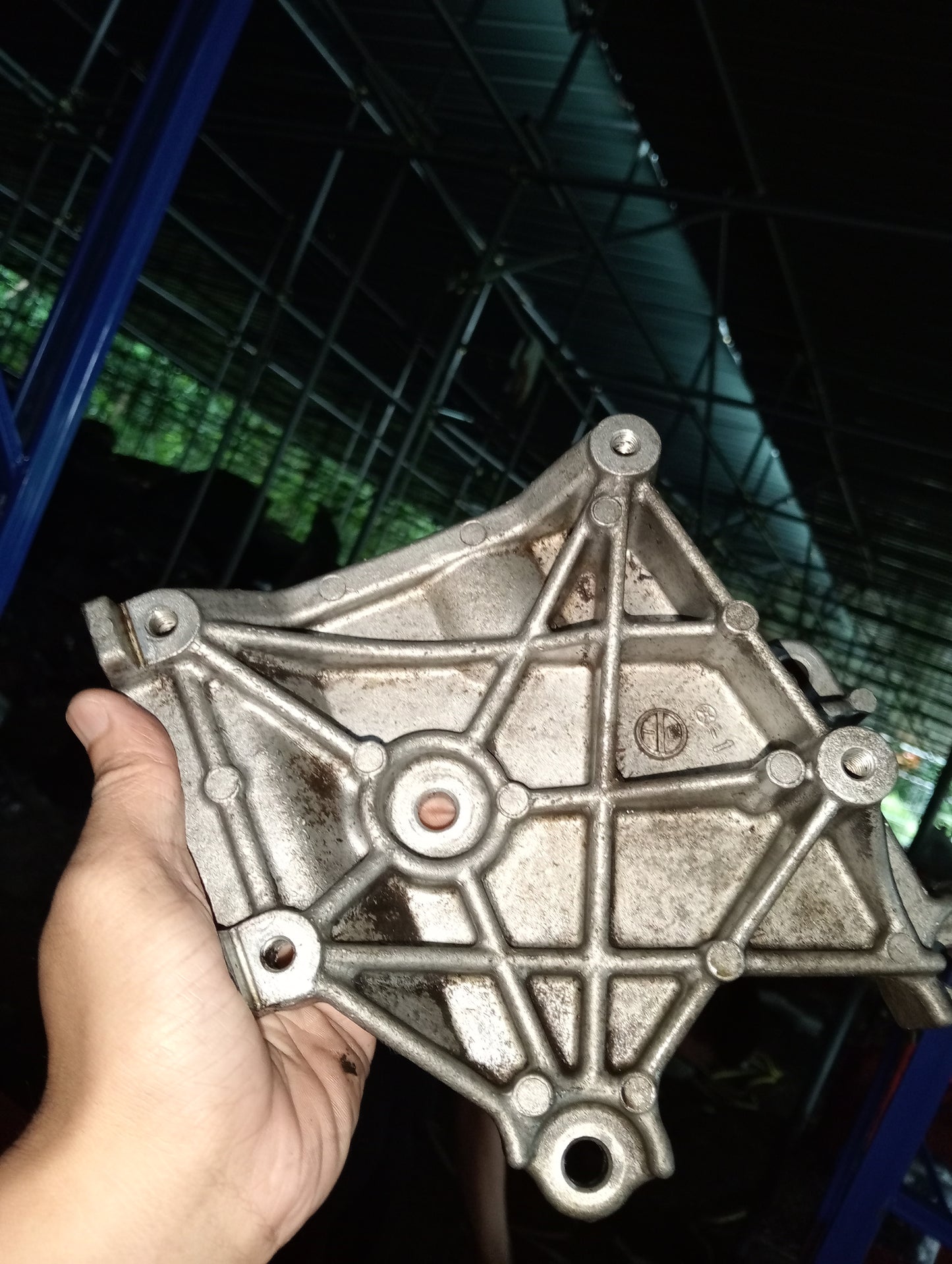 Mitsubishi | Cedia | Alternator Bracket