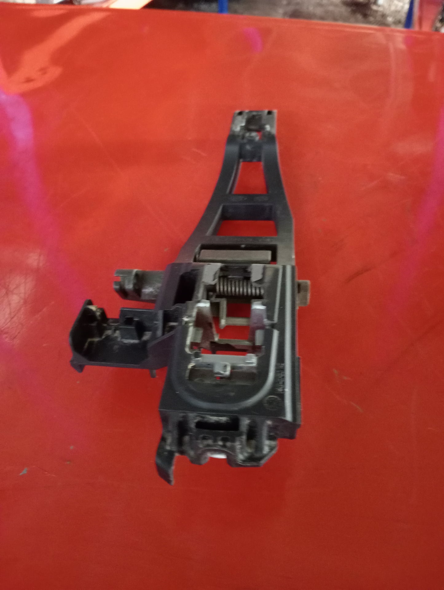 Ford Focus | 1.8 | Gas | Outer Door Handle Bracket