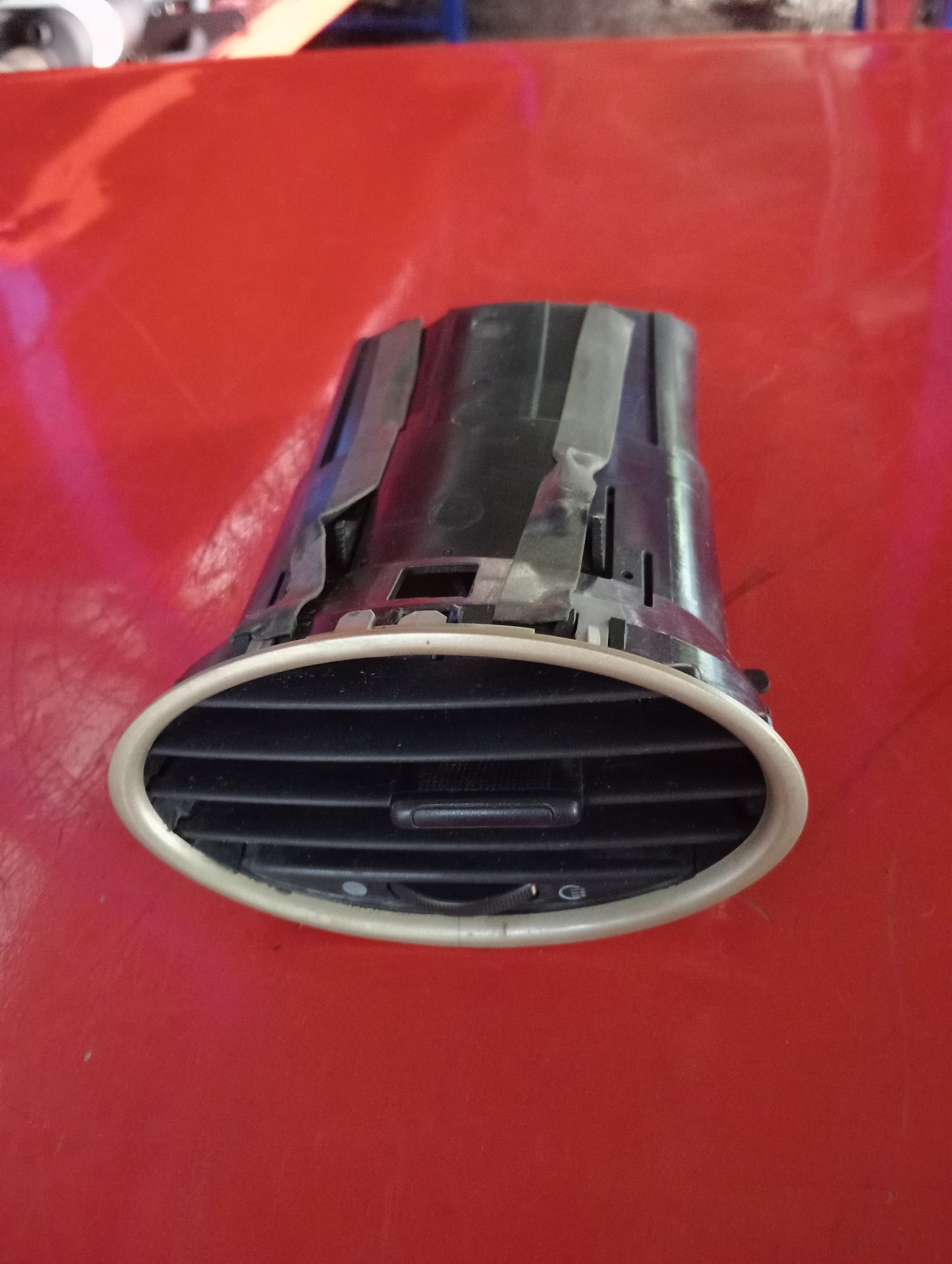 Ford Focus | 1.8 | Gas | Ac Vent