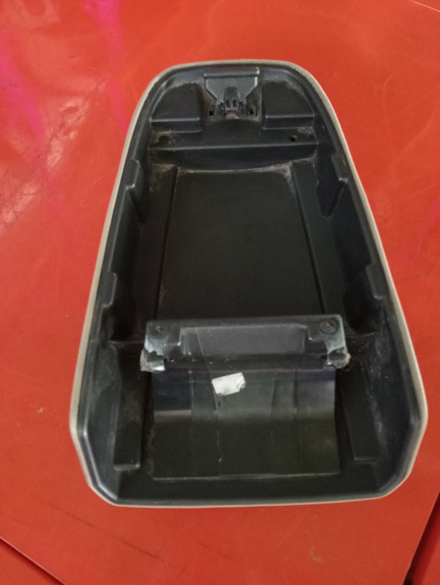 Ford Focus | 1.8 | Gas | Arm Rest Cover