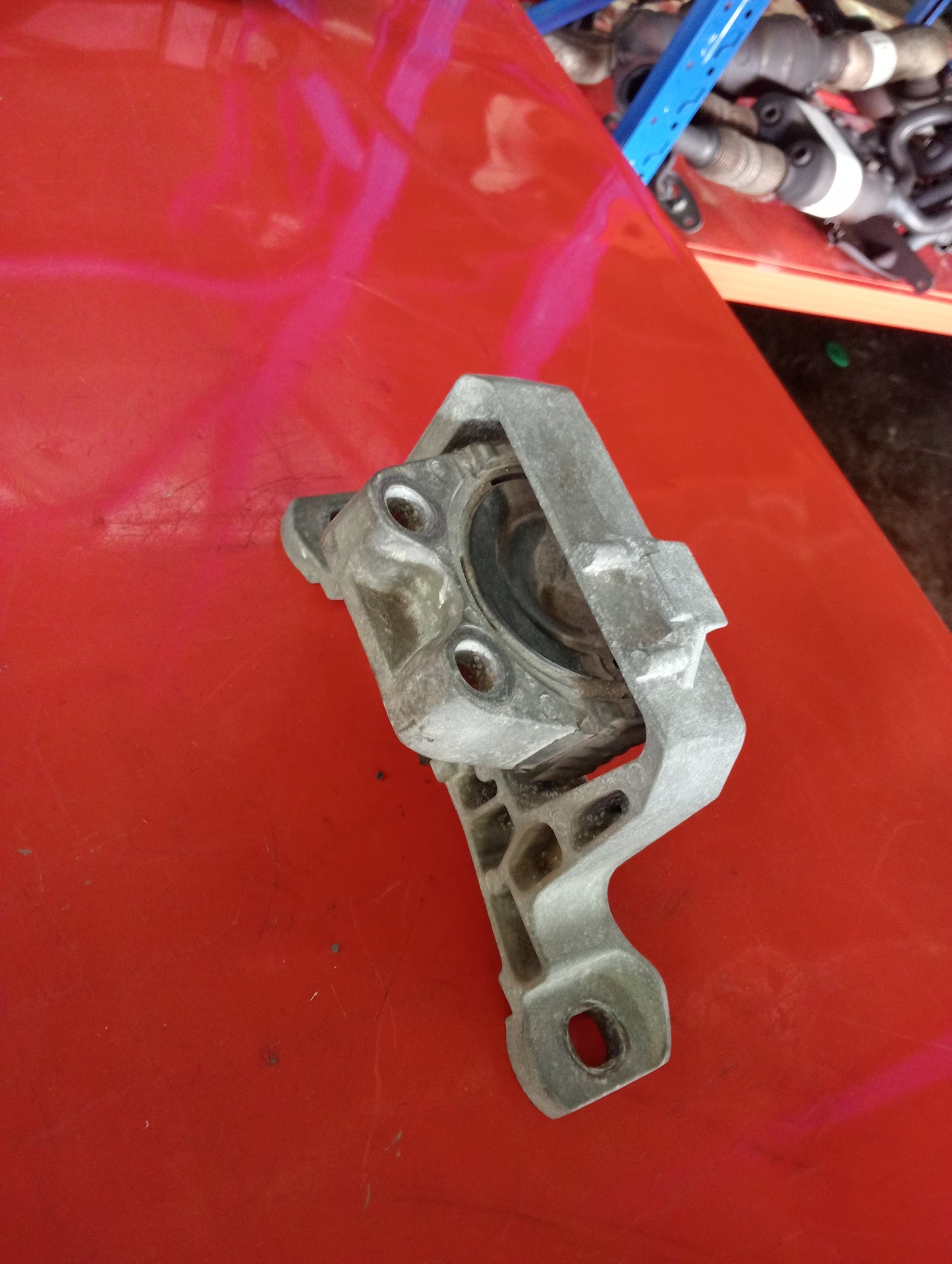 Ford Focus | 1.8 | Gas | Engine Support