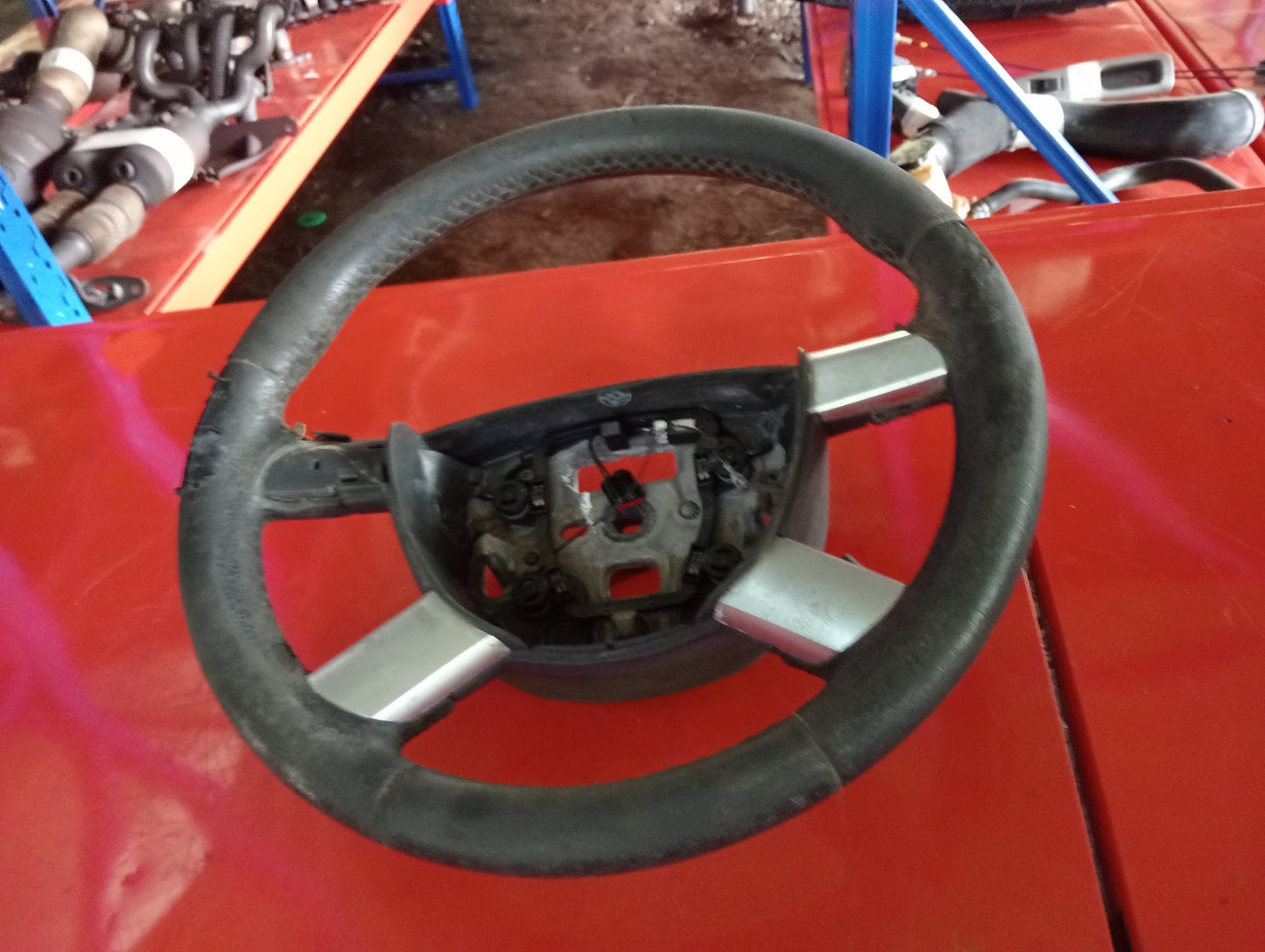 Ford Focus | 1.8 | Gas | Steering Wheel