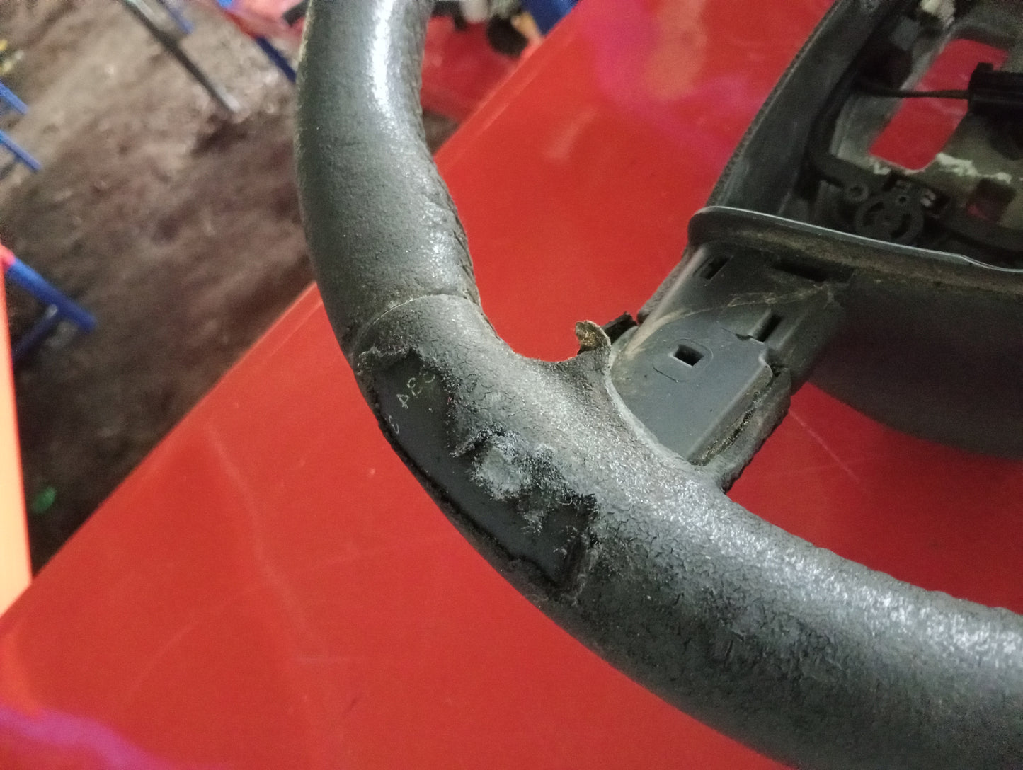 Ford Focus | 1.8 | Gas | Steering Wheel
