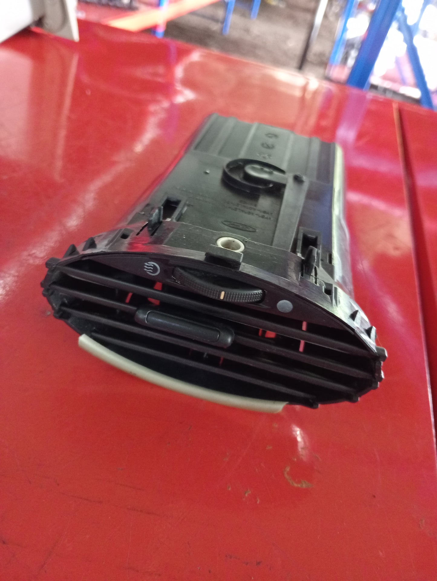 Ford Focus | 1.8 | Gas | Ac Vent
