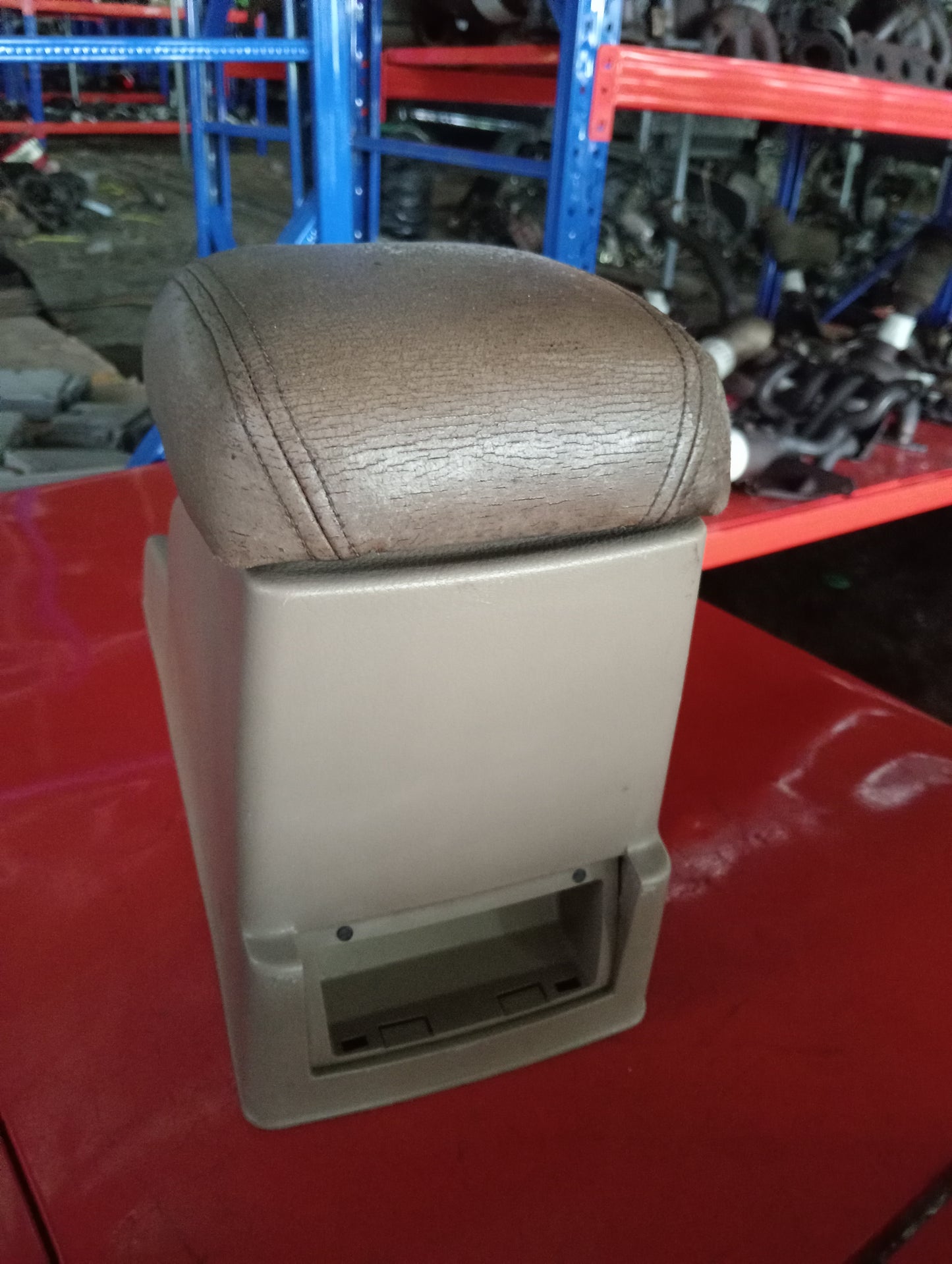Chevrolet Optra | 1.6 | Arm Rest