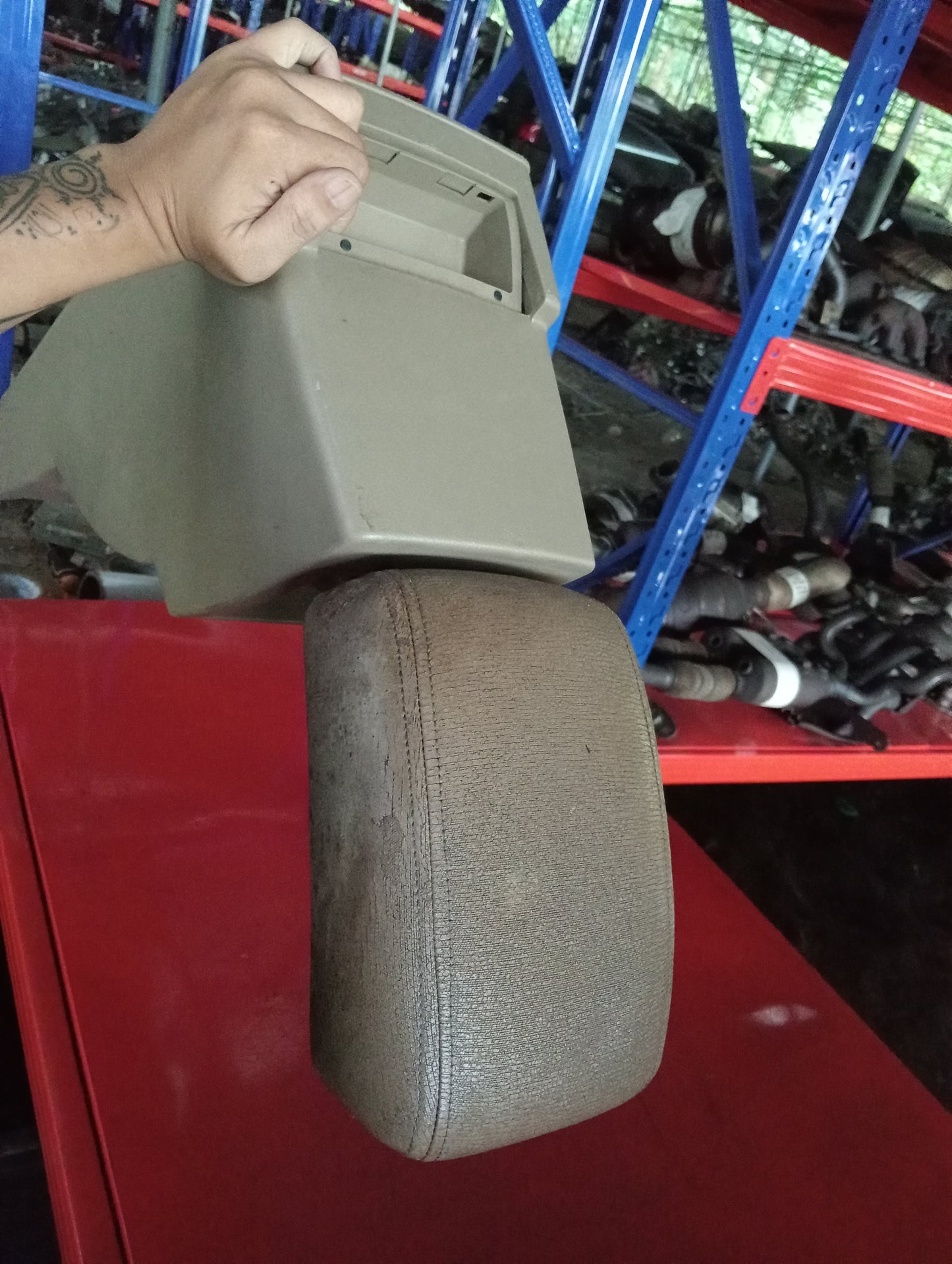 Chevrolet Optra | 1.6 | Arm Rest