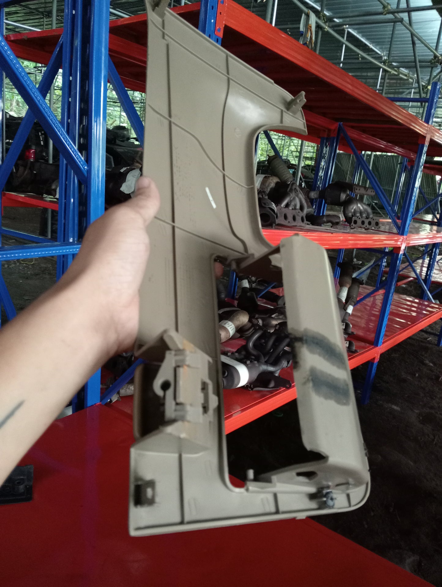 Chevrolet Optra | 1.6 | Lower Dashboard Cover Driver Side