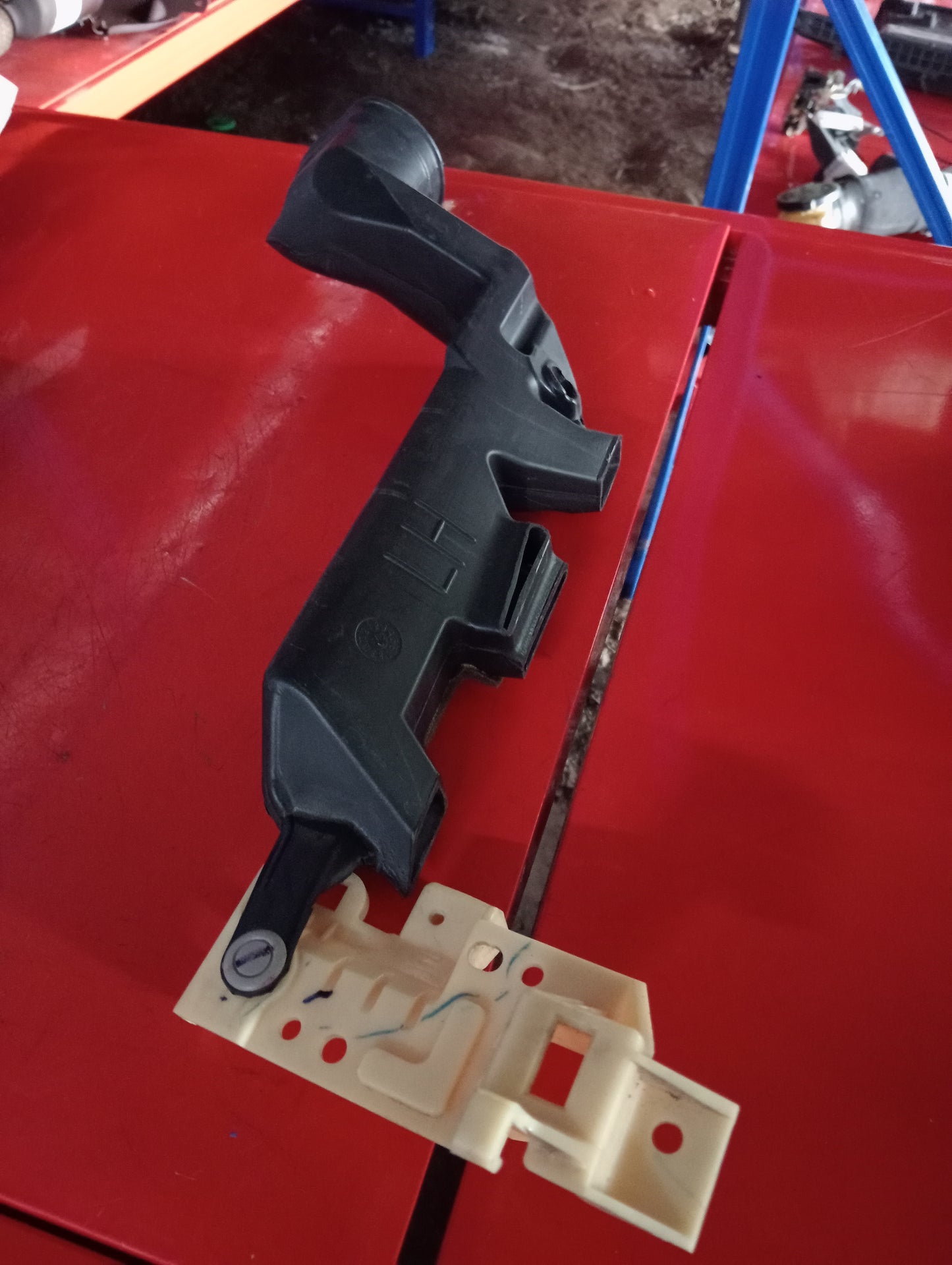 Mazda 3 | Driver Side Air Duct Pipe