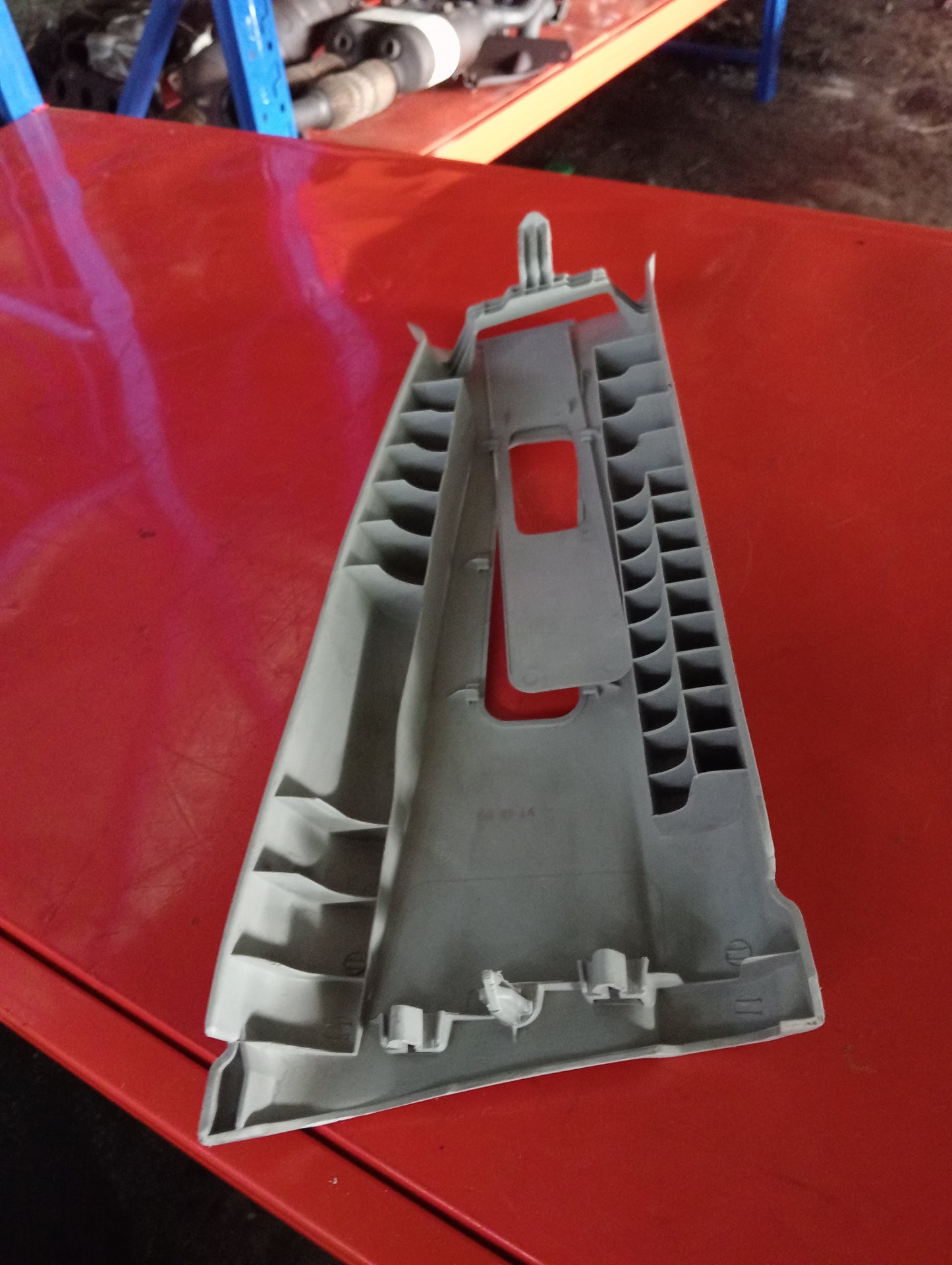 Mazda 3 | Seat Belt Side Trim Cover