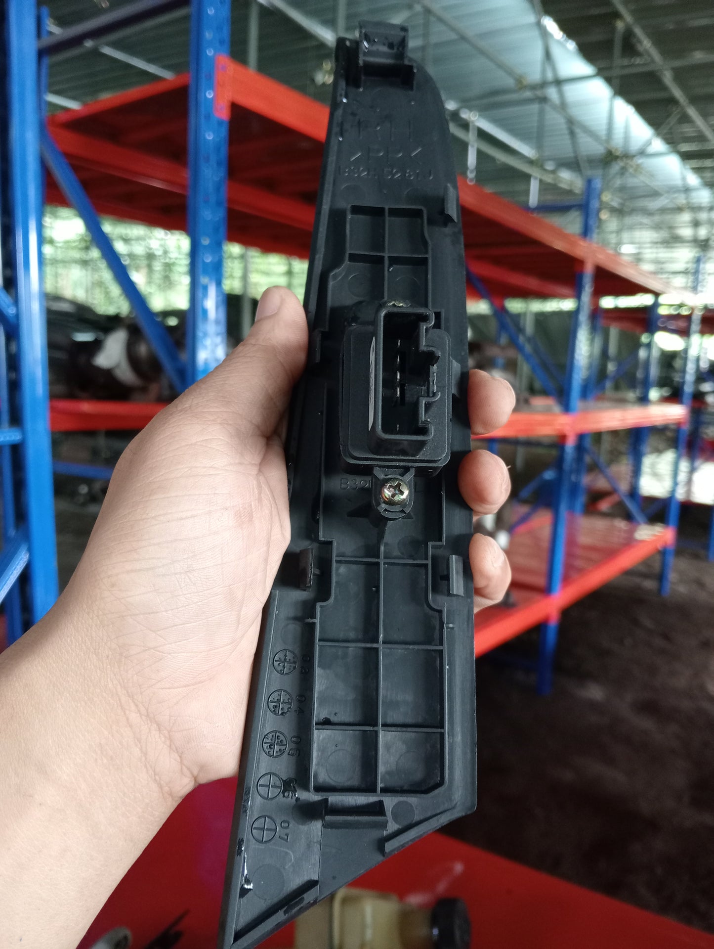 Mazda 3 | Front Passenger Side Window Switch With Cover