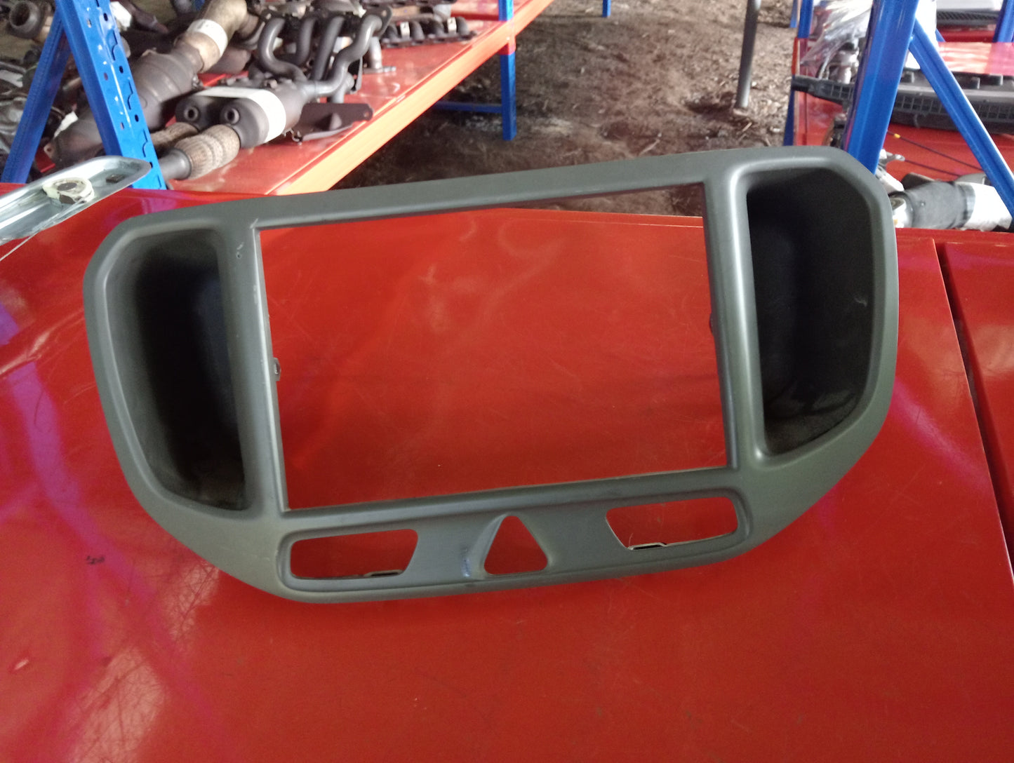 Chevrolet | Spin | Center Frame Cover