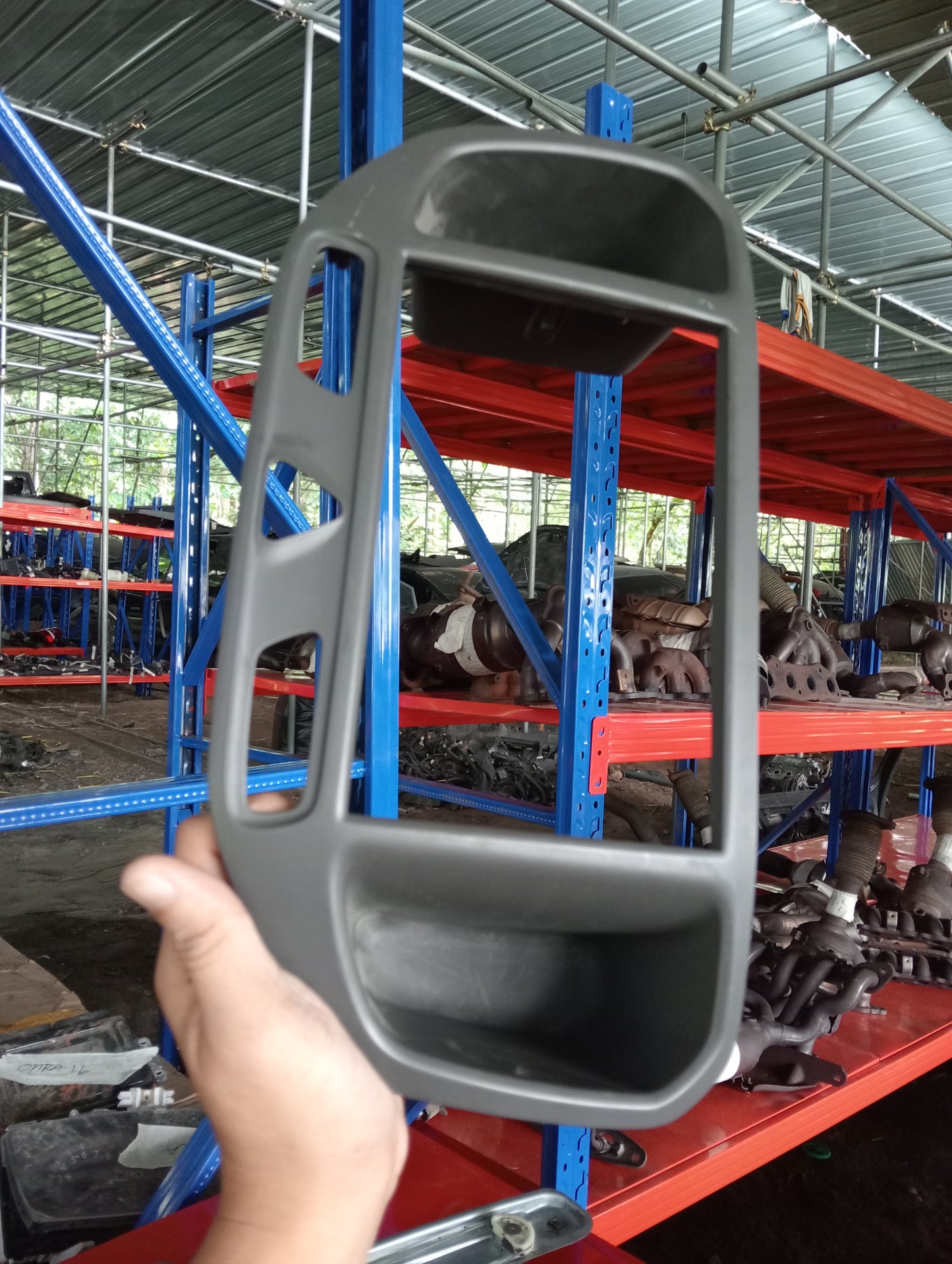 Chevrolet | Spin | Center Frame Cover