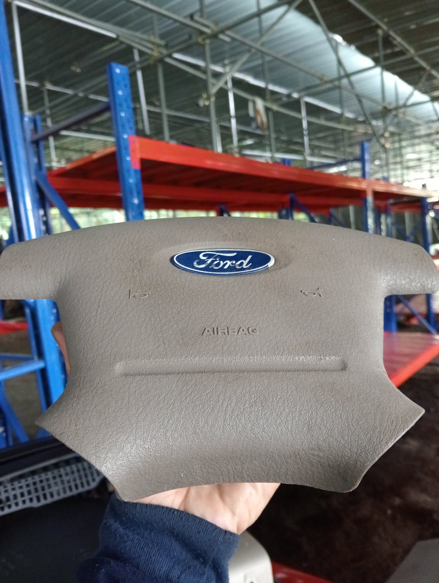 Ford Explorer | Eddie Bauer | Maroon | Airbag