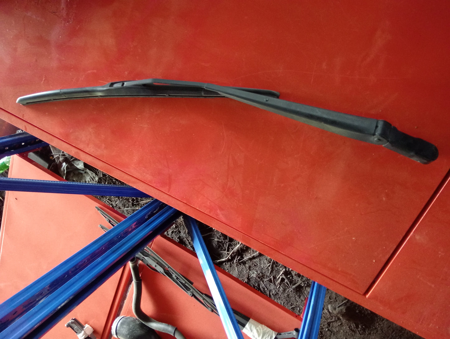 Ford Explorer | Eddie Bauer | Maroon | wiper arm 1pcs
