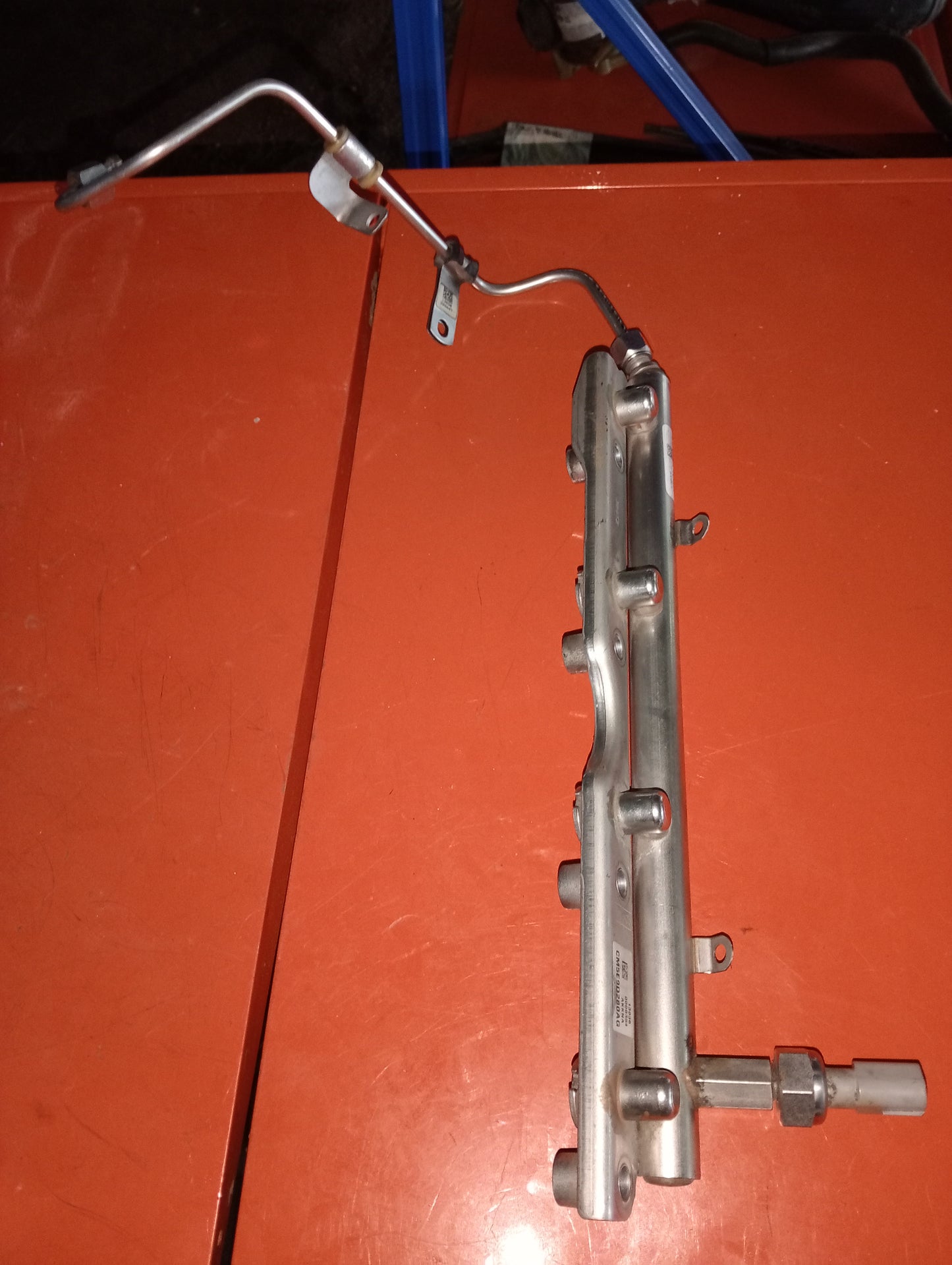 Focus 1.6/ Fuel Injector Rail