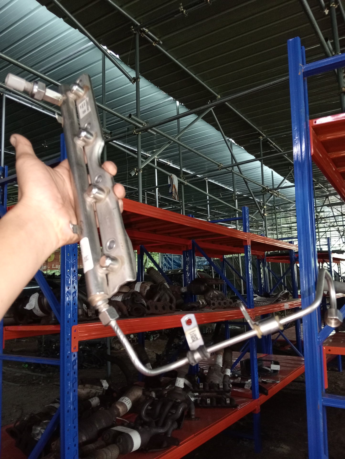 Focus 1.6/ Fuel Injector Rail