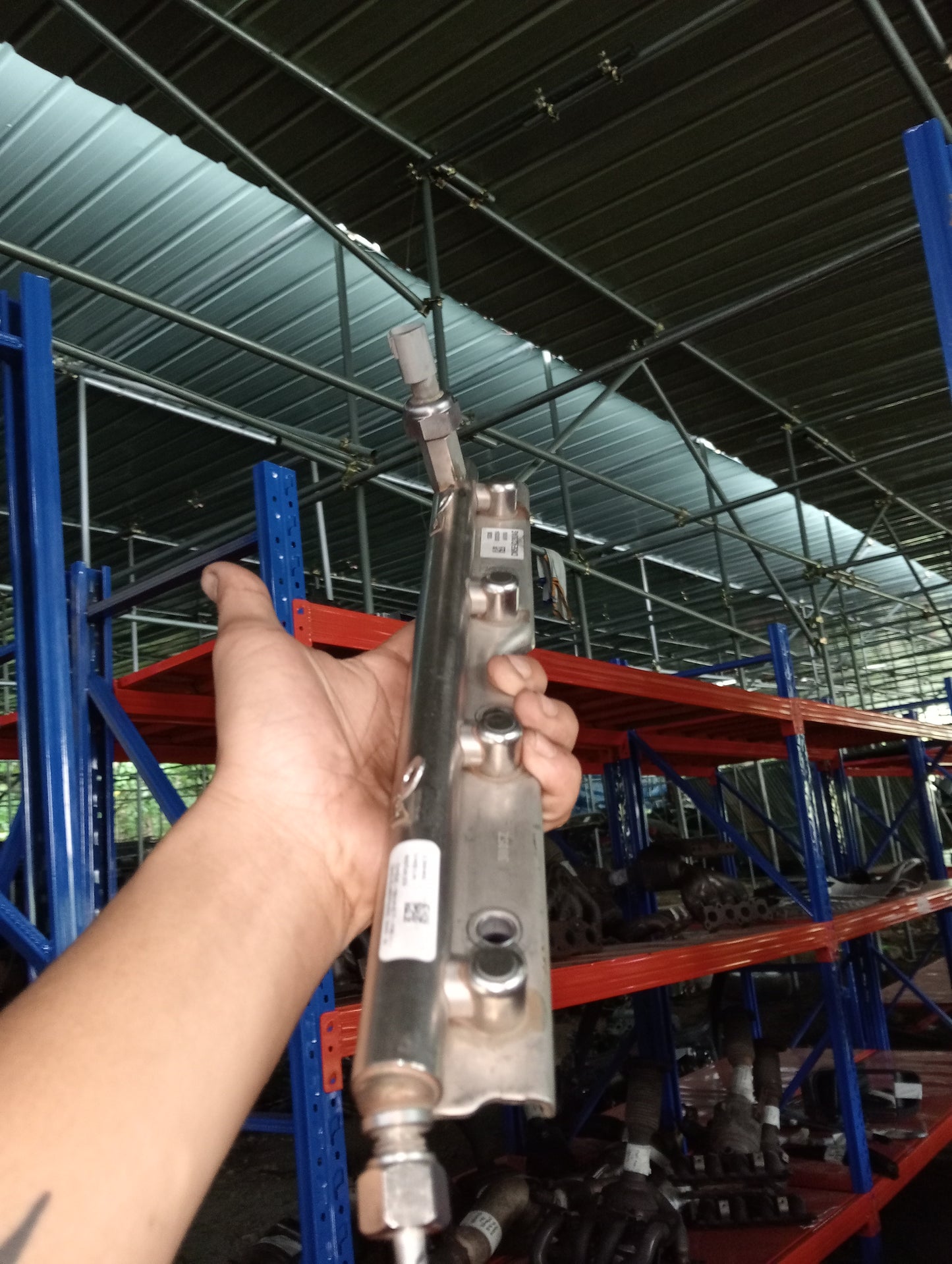Focus 1.6/ Fuel Injector Rail
