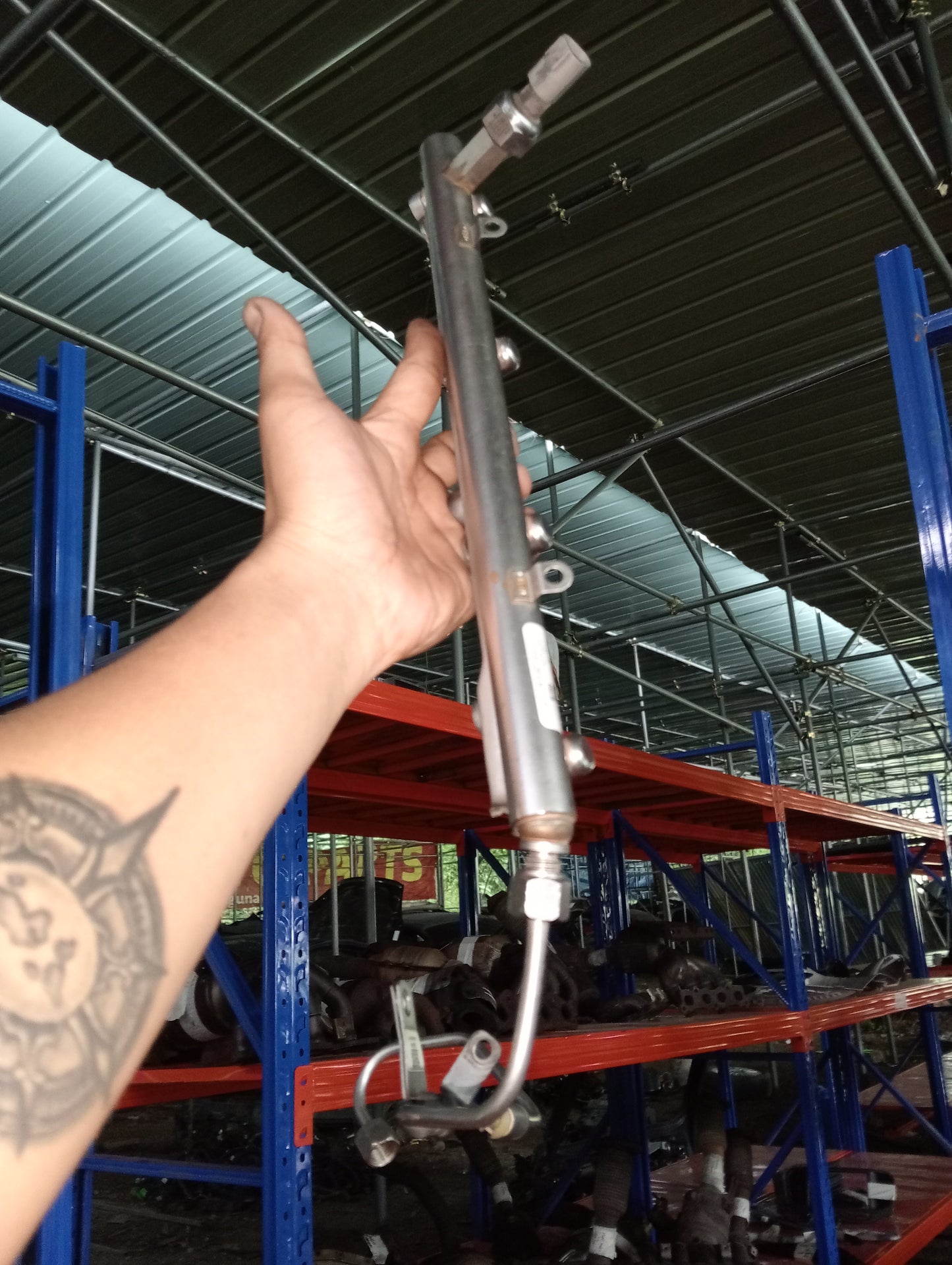 Focus 1.6/ Fuel Injector Rail