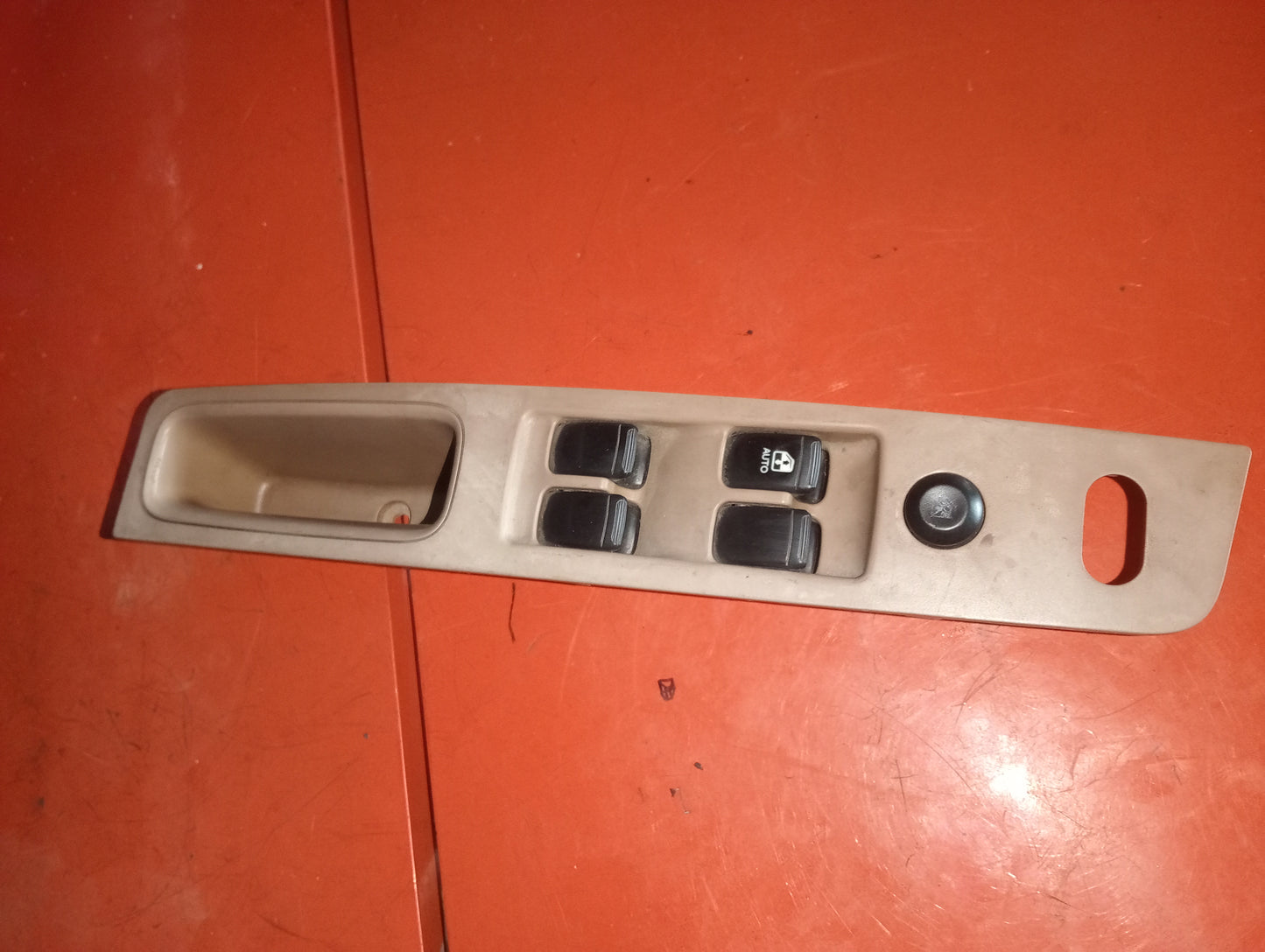 Optra 1.6 | Main switch |