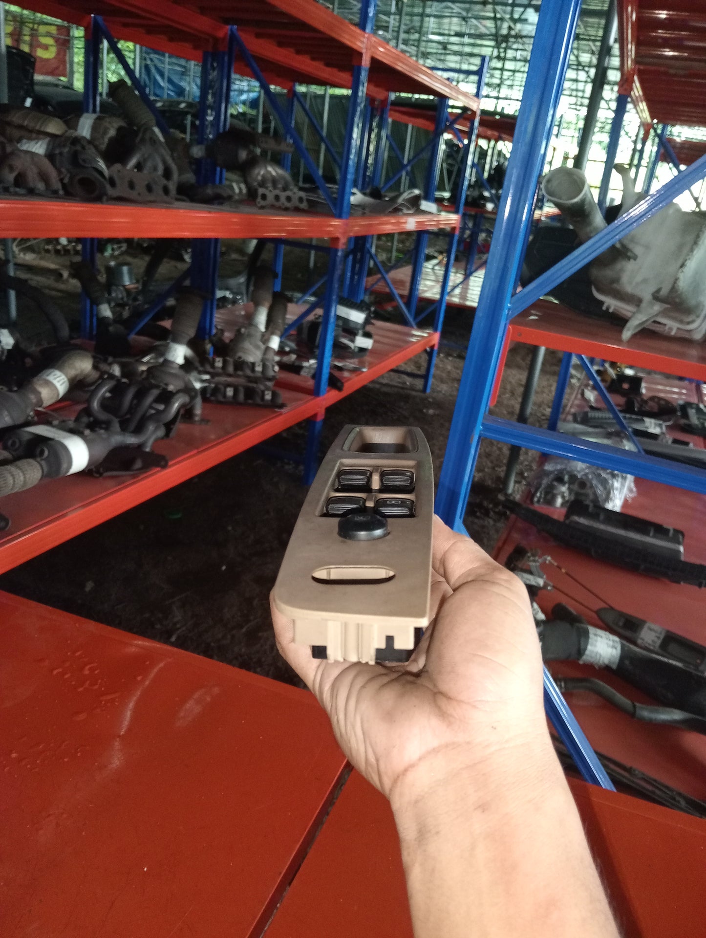 Optra 1.6 | Main switch |