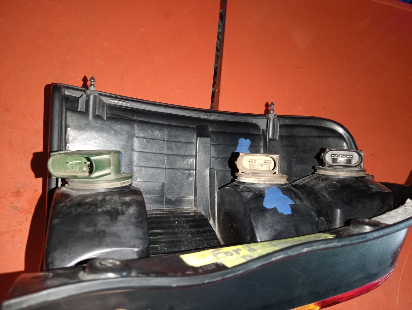 Ford Escape 2.0 | Tail | Light | Passenger | Side