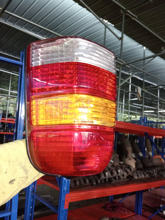 Ford Escape 2.0 | Tail | Light | Passenger | Side