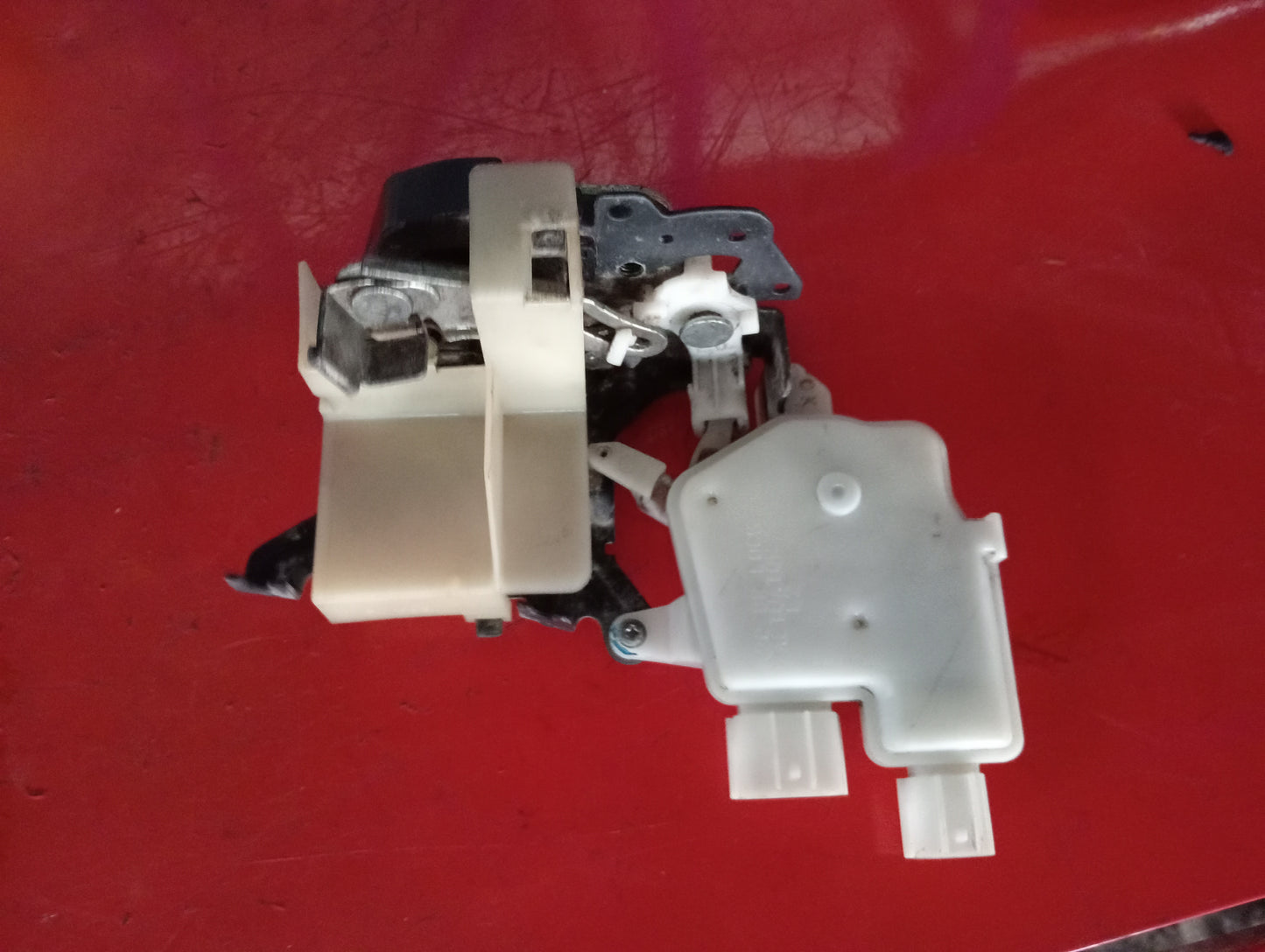 Everest 2008 | Actuator | Lock