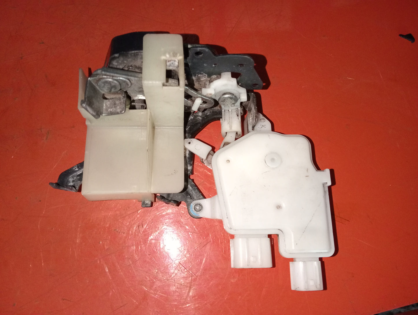 Everest 2008 | Actuator | Lock