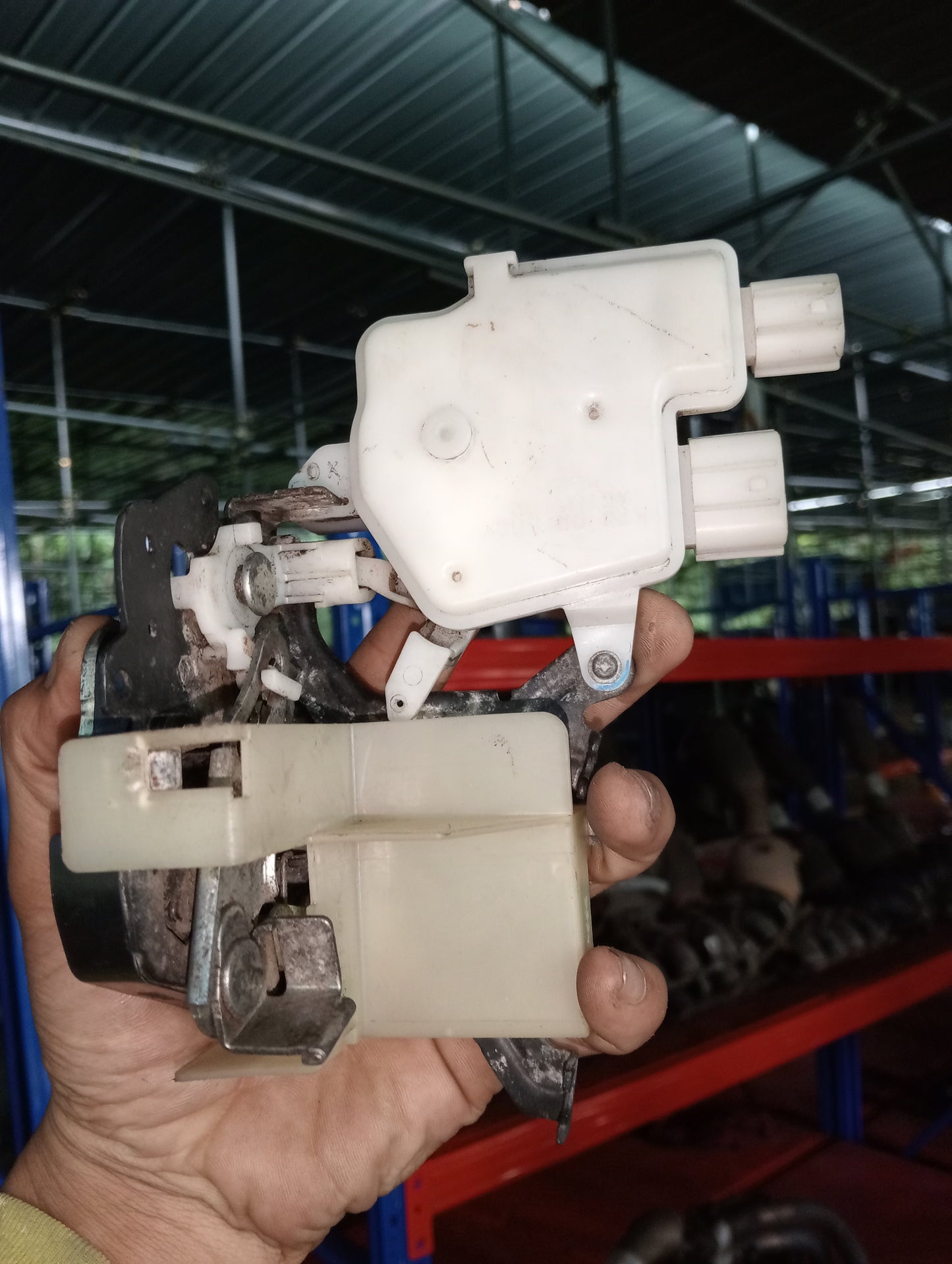 Everest 2008 | Actuator | Lock