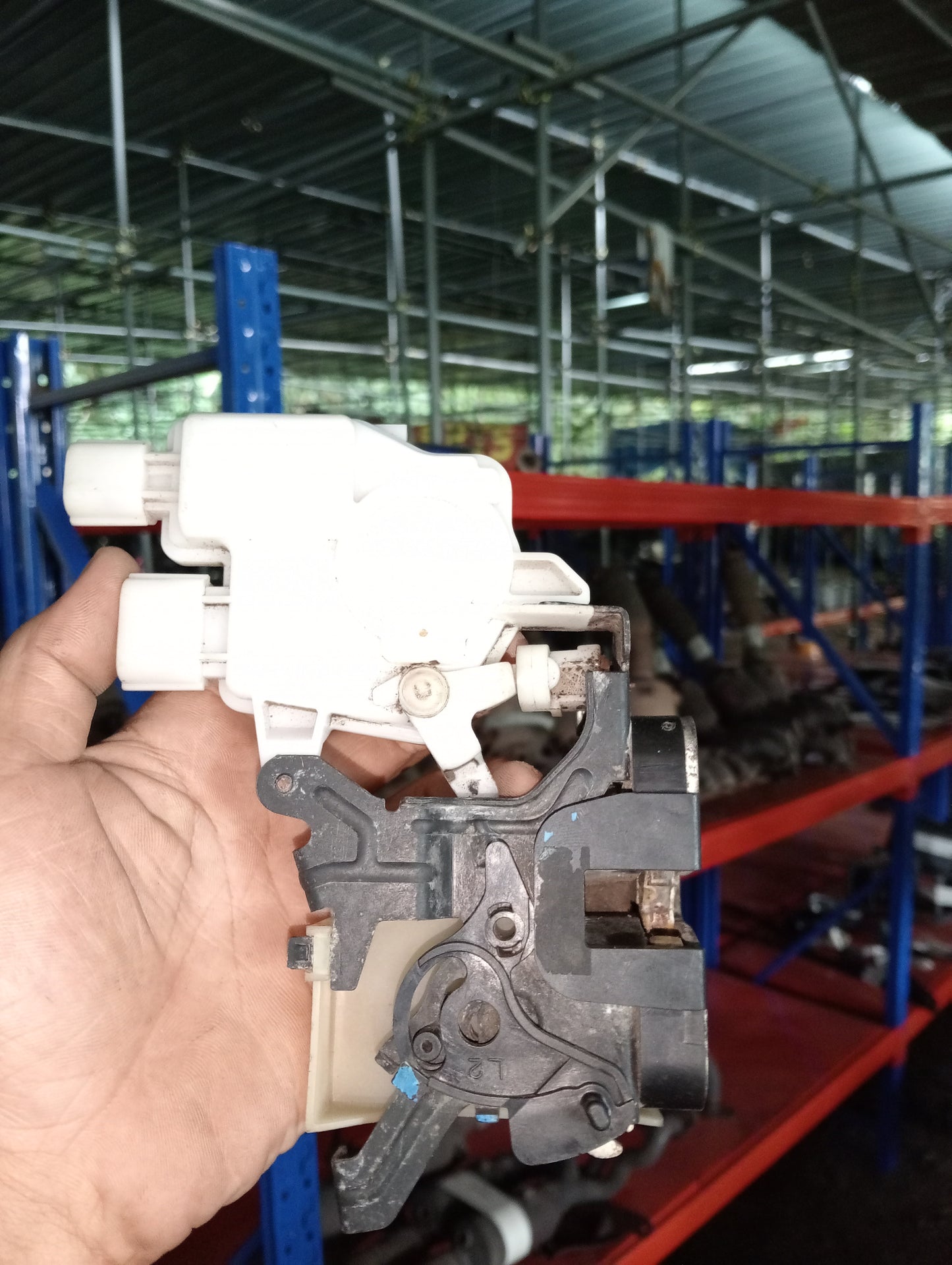 Everest 2008 | Actuator | Lock