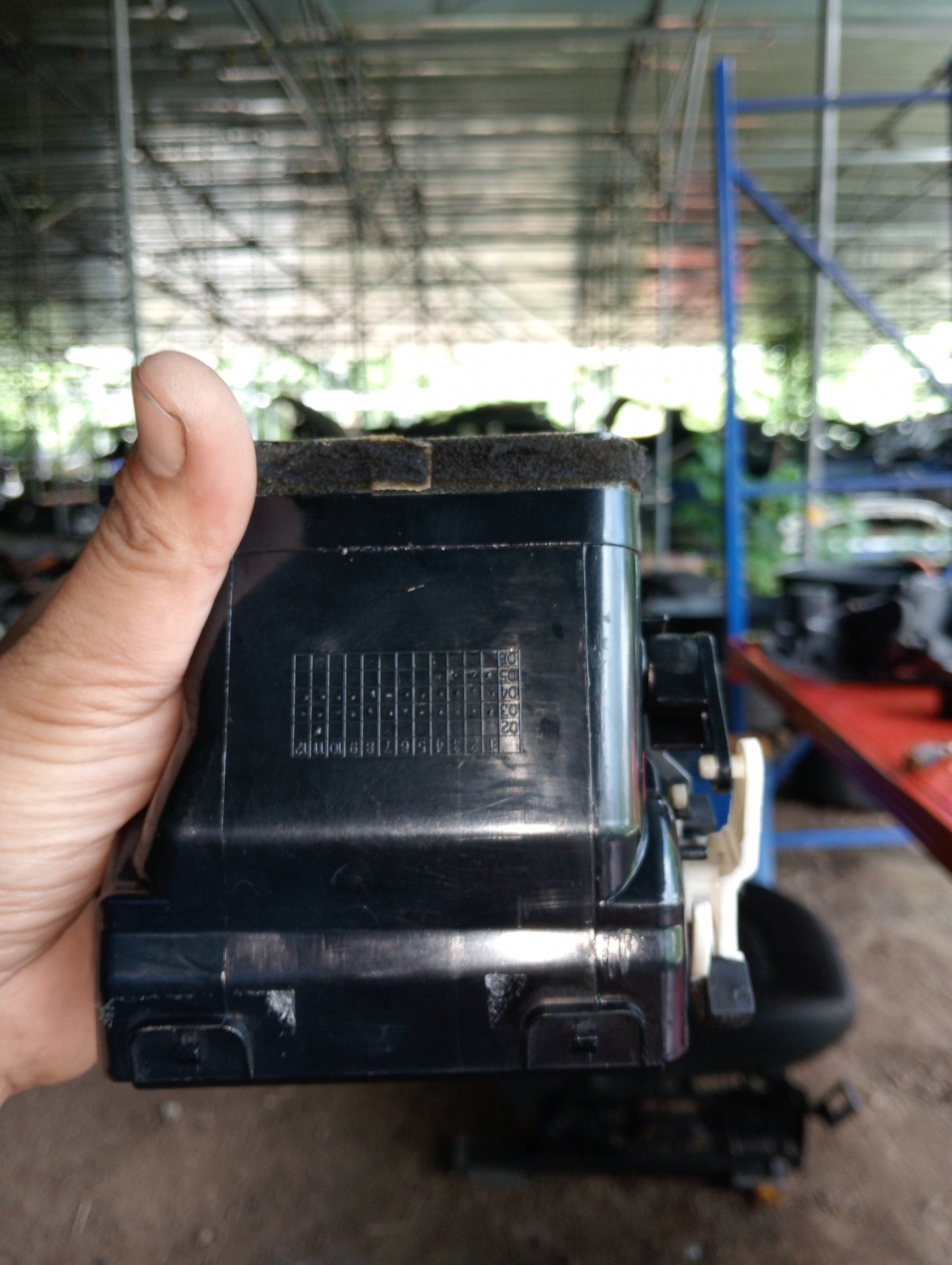 Optra 1.6 Aircon Louver Driver Side