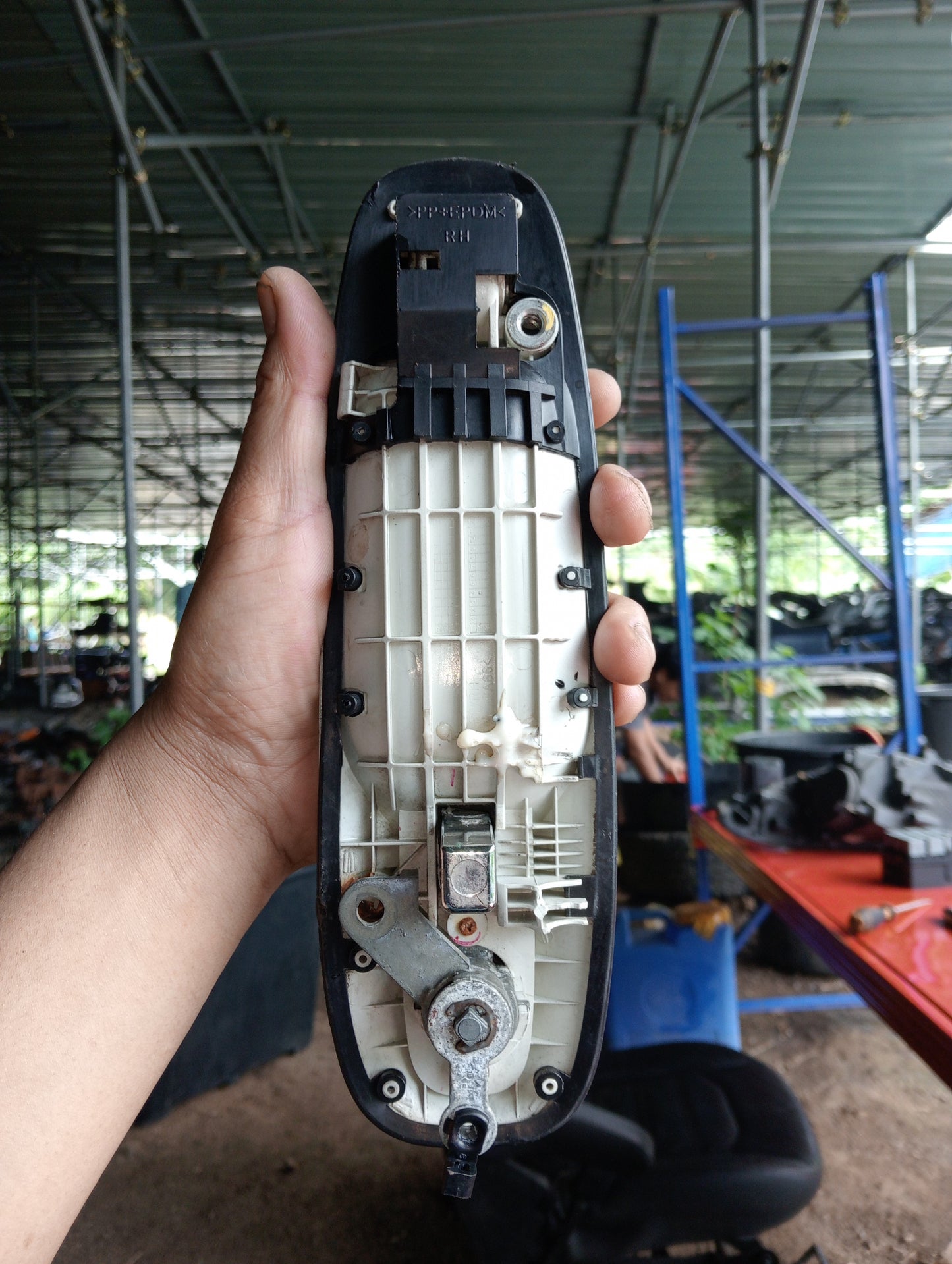 Optra 1.6 Outer Door Handle Driver Side