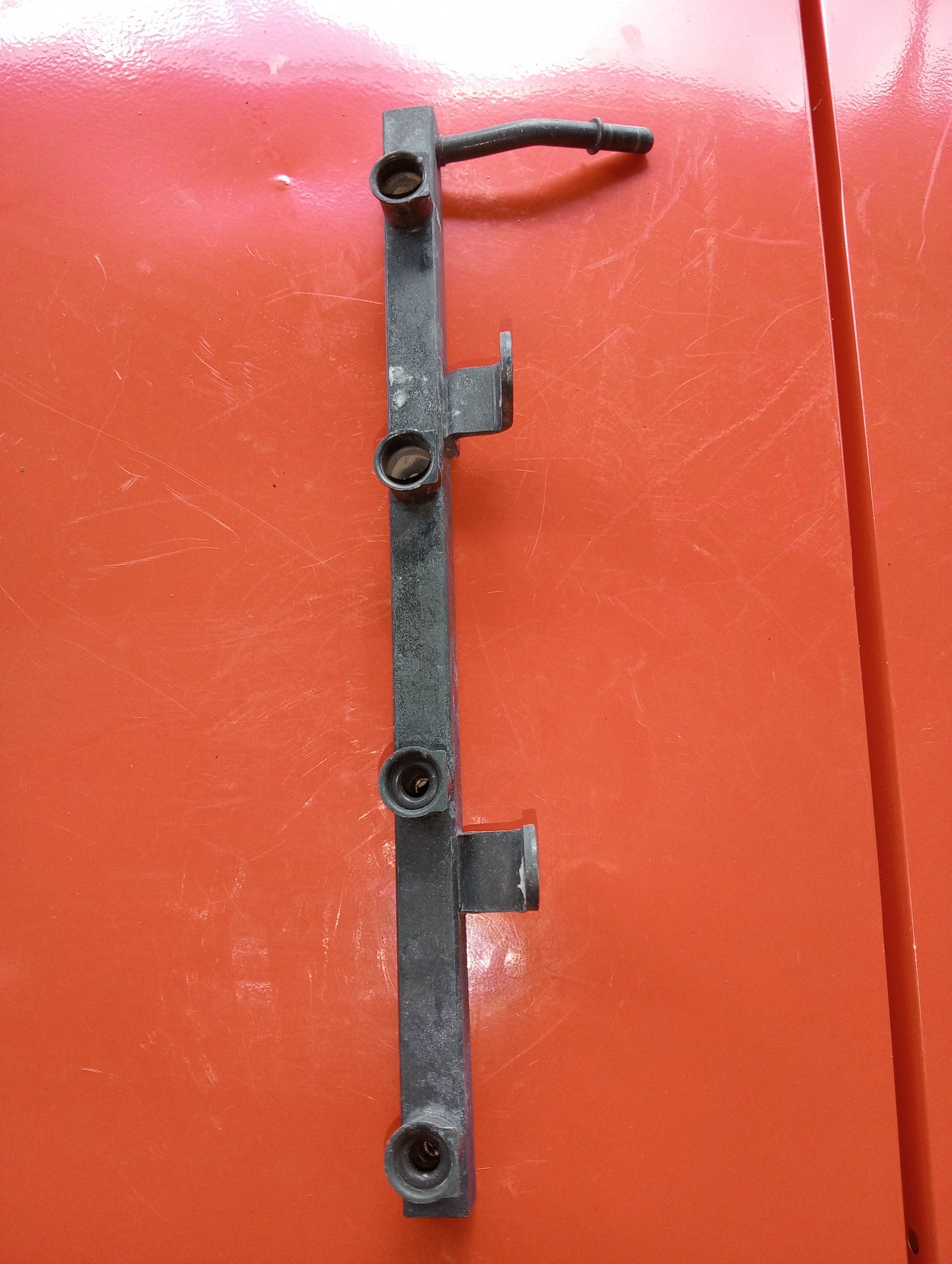 Optra 1.6 Fuel Rail