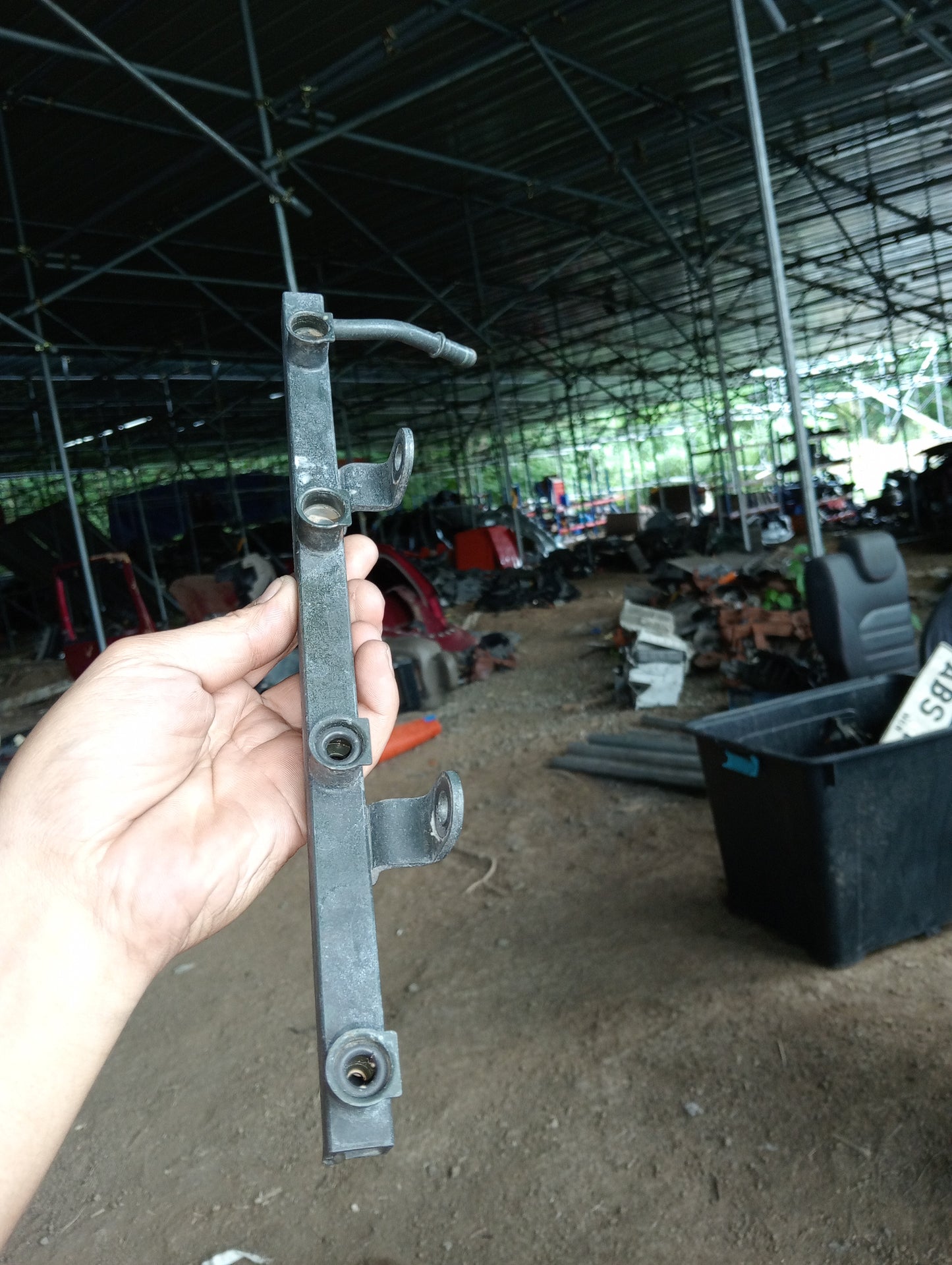 Optra 1.6 Fuel Rail