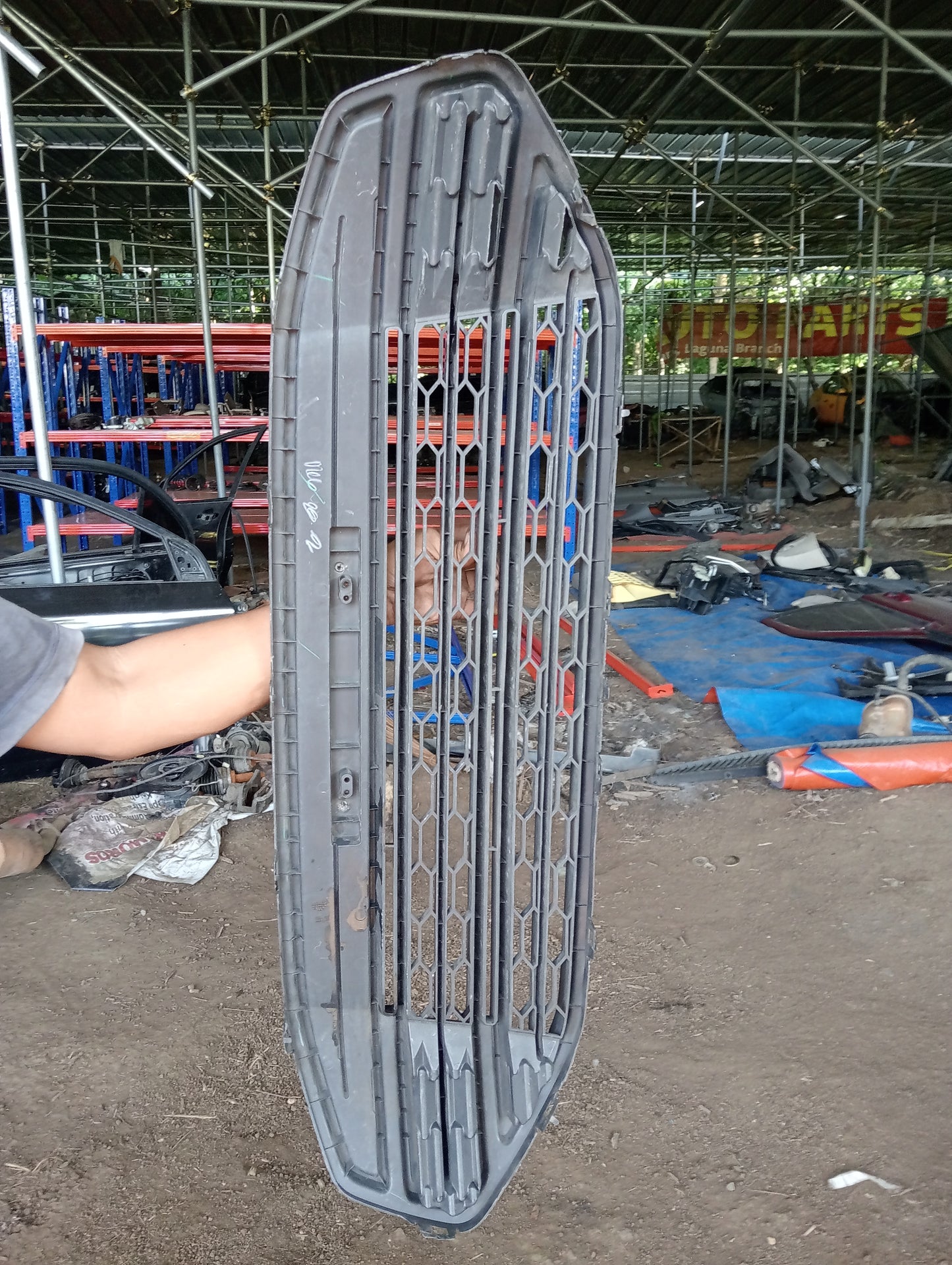 Optra 1.6 Front Grill